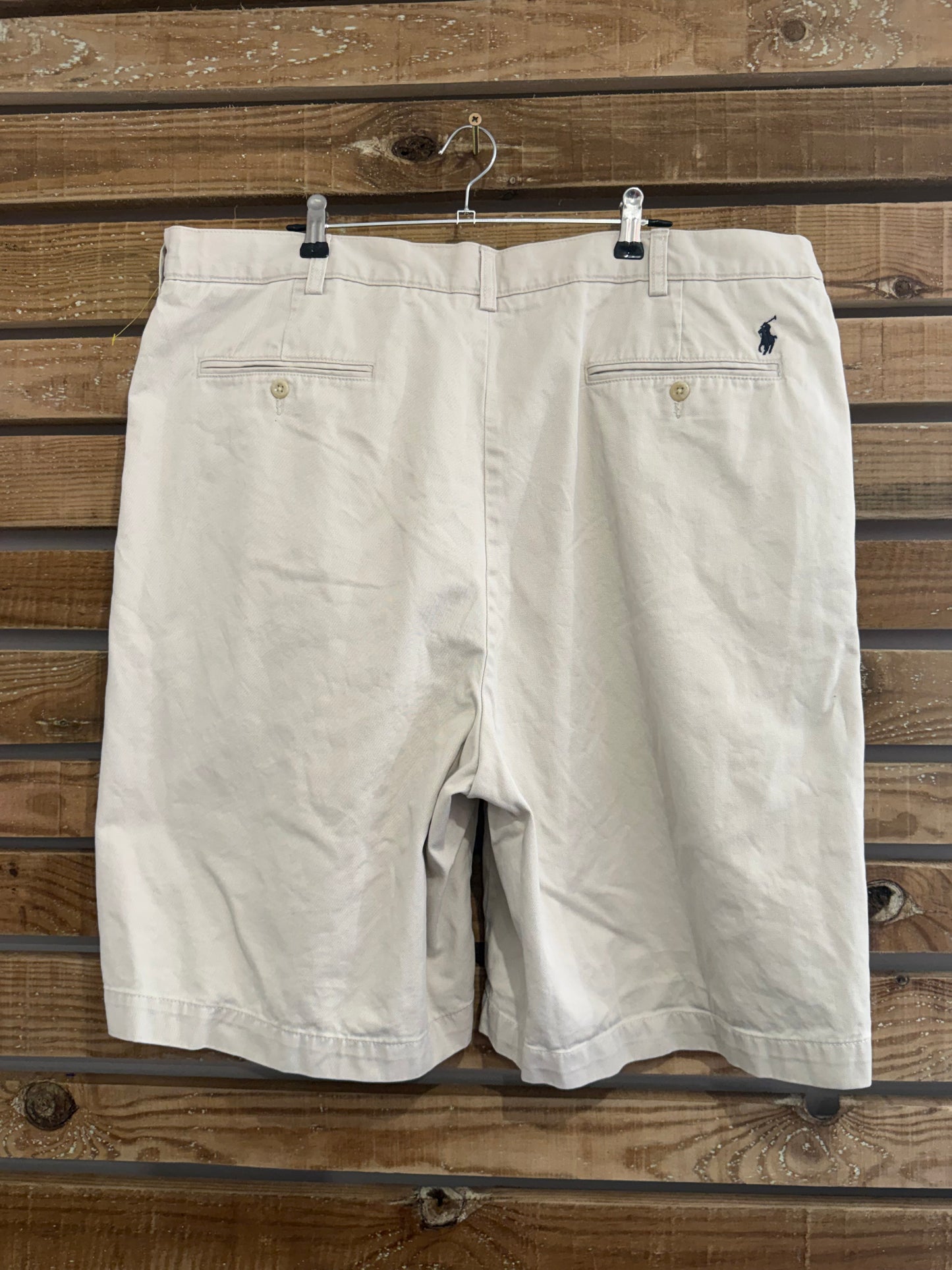 Vintage 90s Ralph Lauren cotton chino shorts. 40” waist. Beige. Golf/summer/holiday.