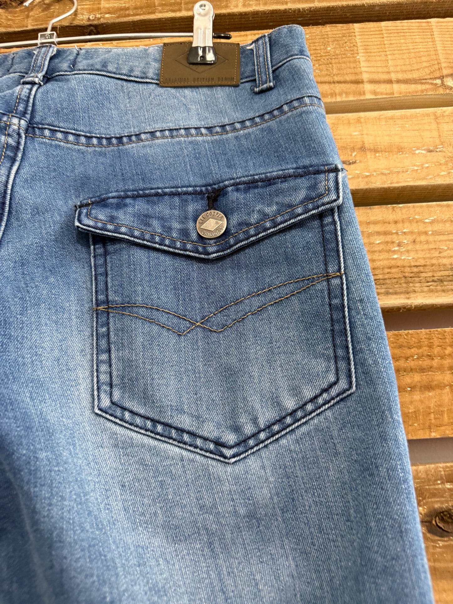 Vintage Y2K Lee jeans. Waist 30” Leg 30”