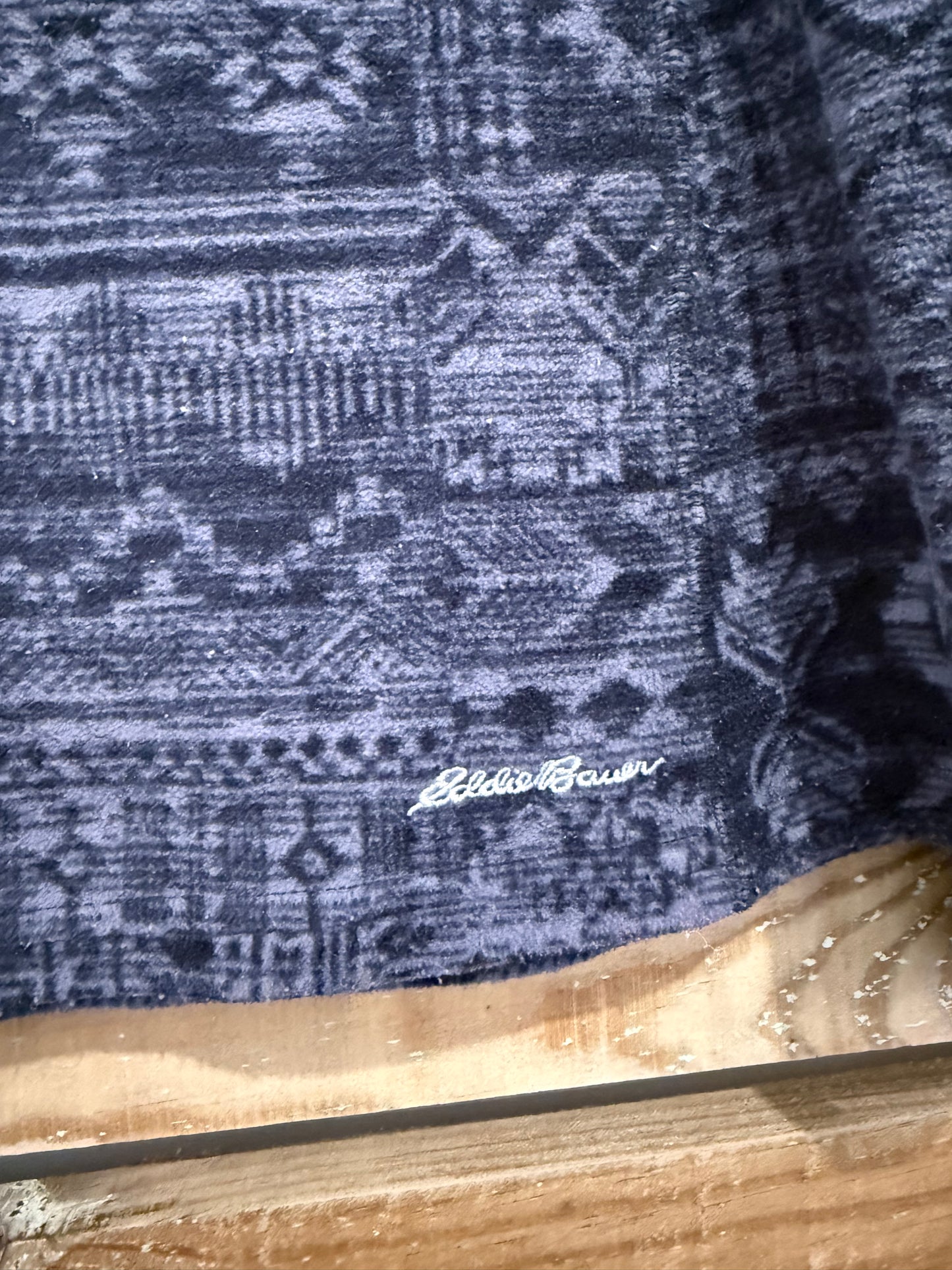 Vintage Y2K Eddie Bauer abstract patterned 1/4 zip fleece. Size Medium. Outdoors/ hiking.