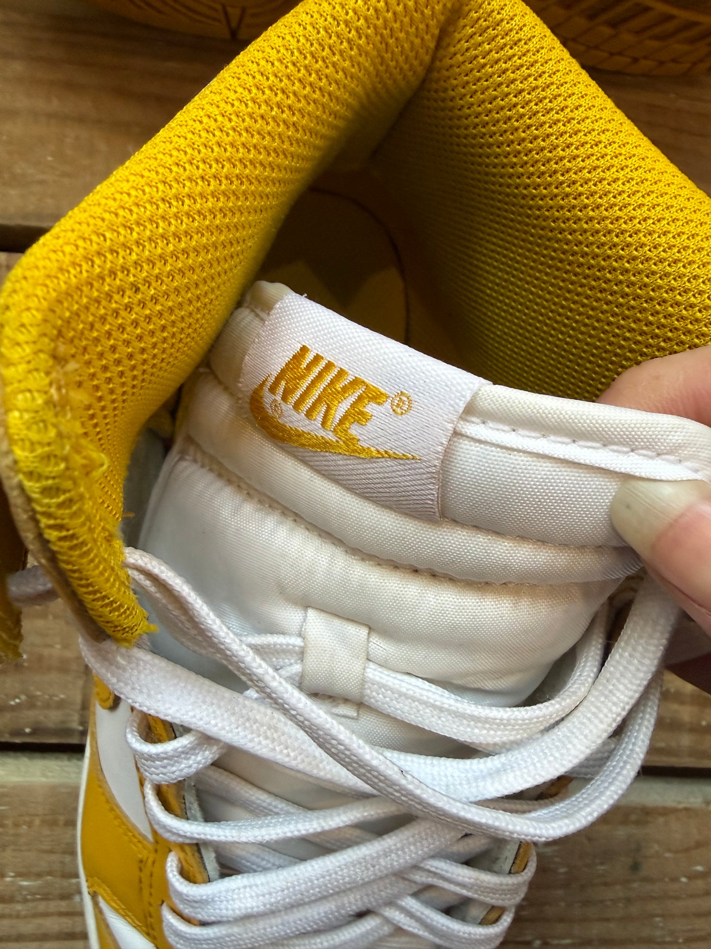 Nike Dunk High top Sulfer Trainers/ sneakers. Size 37.5 (UK4.5) yellow & white.
