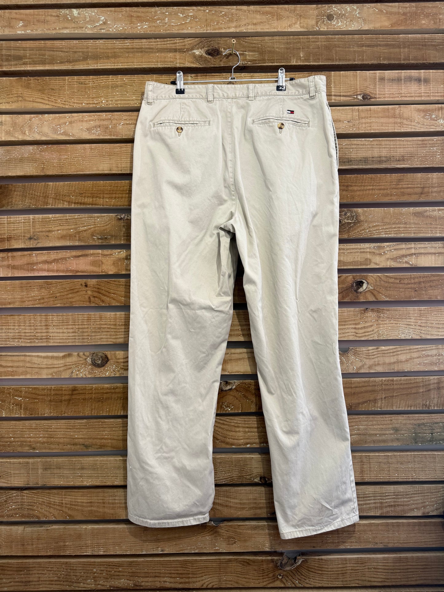 Vintage 90s Tommy Hilfiger beige chino trousers/ pants . Workwear. 36”waist, 31” leg