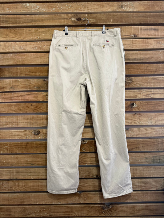 Vintage 90s Tommy Hilfiger beige chino trousers/ pants . Workwear. 36”waist, 31” leg