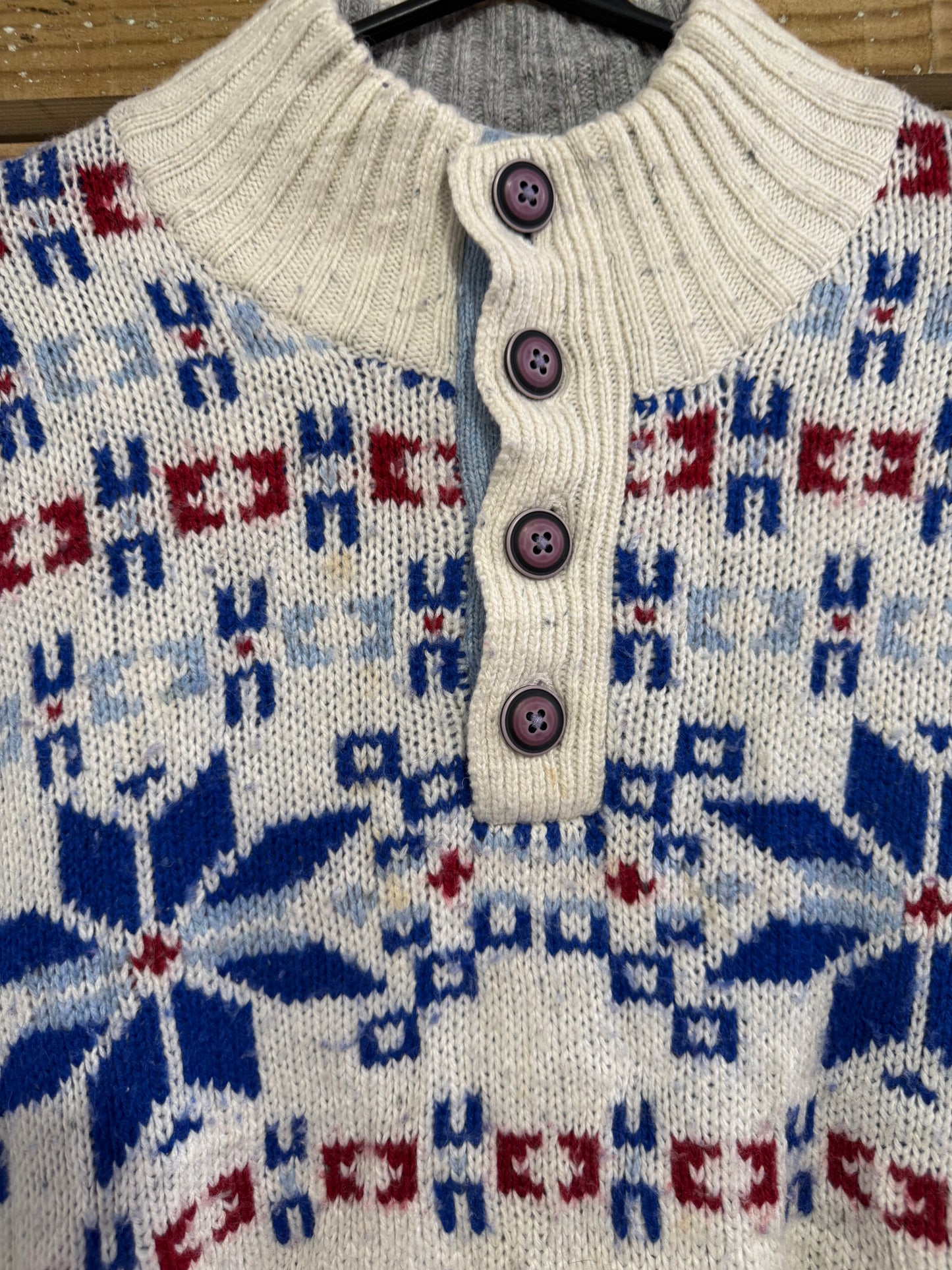 Vintage 90s Nautica 1/4 button up jumper/ sweater. Size medium. Festive