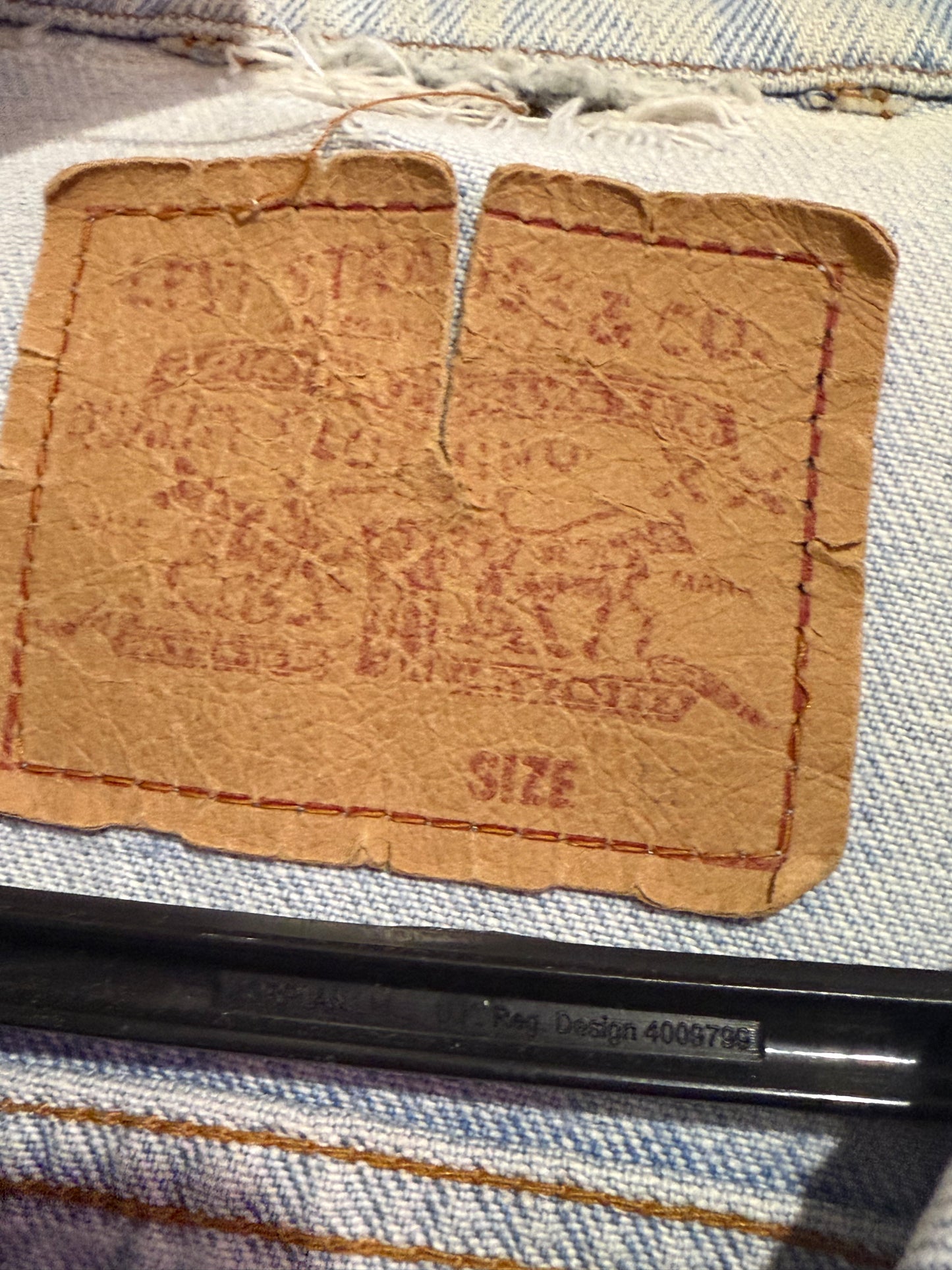 Vintage 80s Levi’s light blue denim jacket. Size medium.