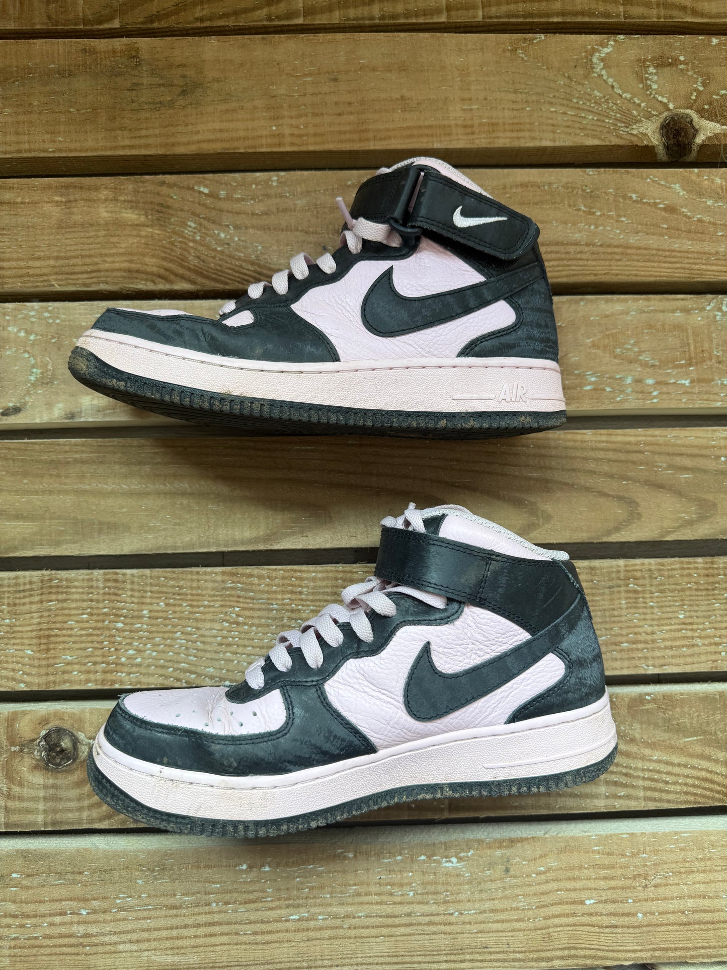 Nike High top Trainers/ sneakers. Size 37.5 (UK4.5) black & pink.