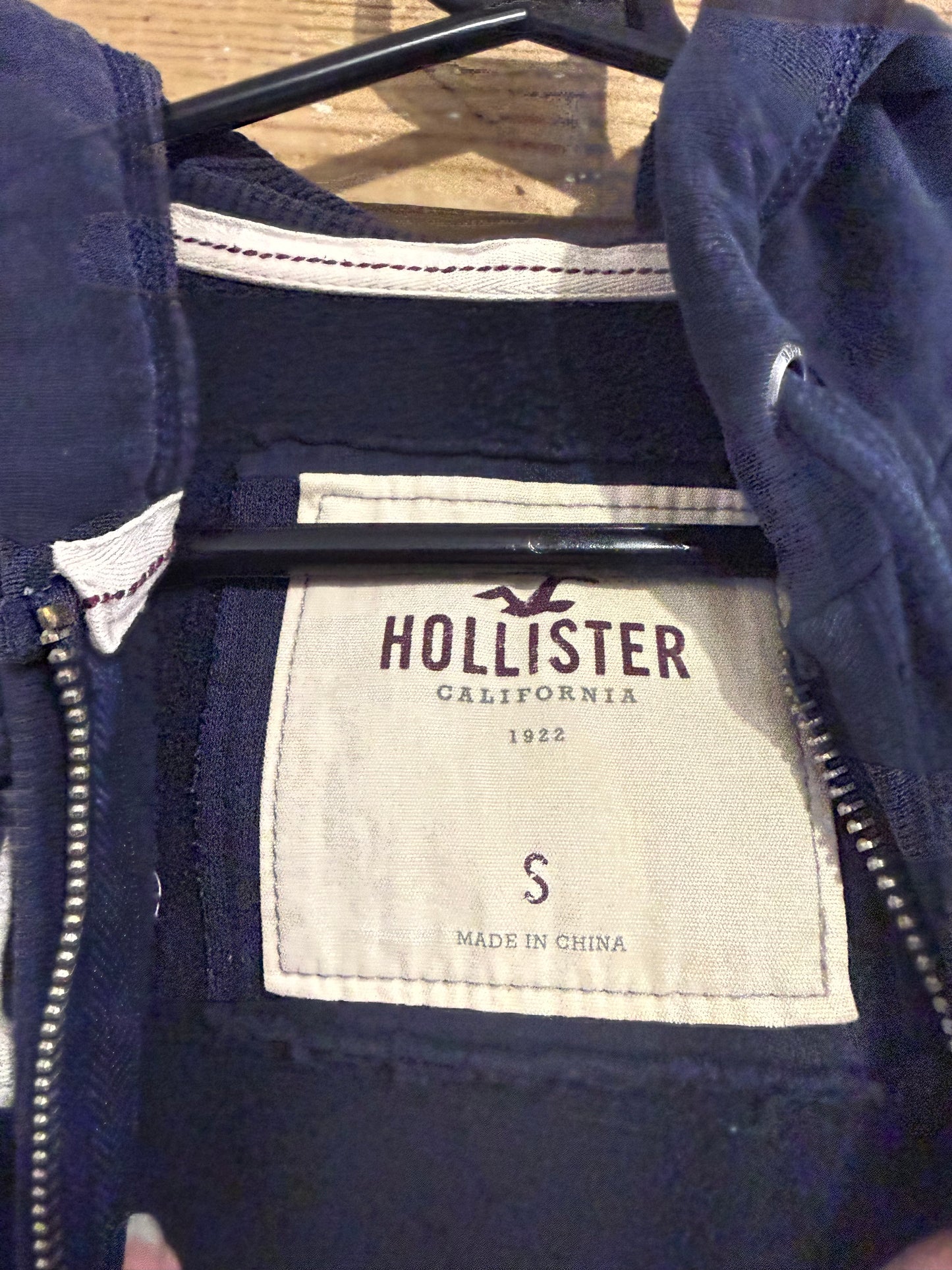Vintage Y2K Hollister Malibu embroidered hoodie/ hooded sweater. Size Small.