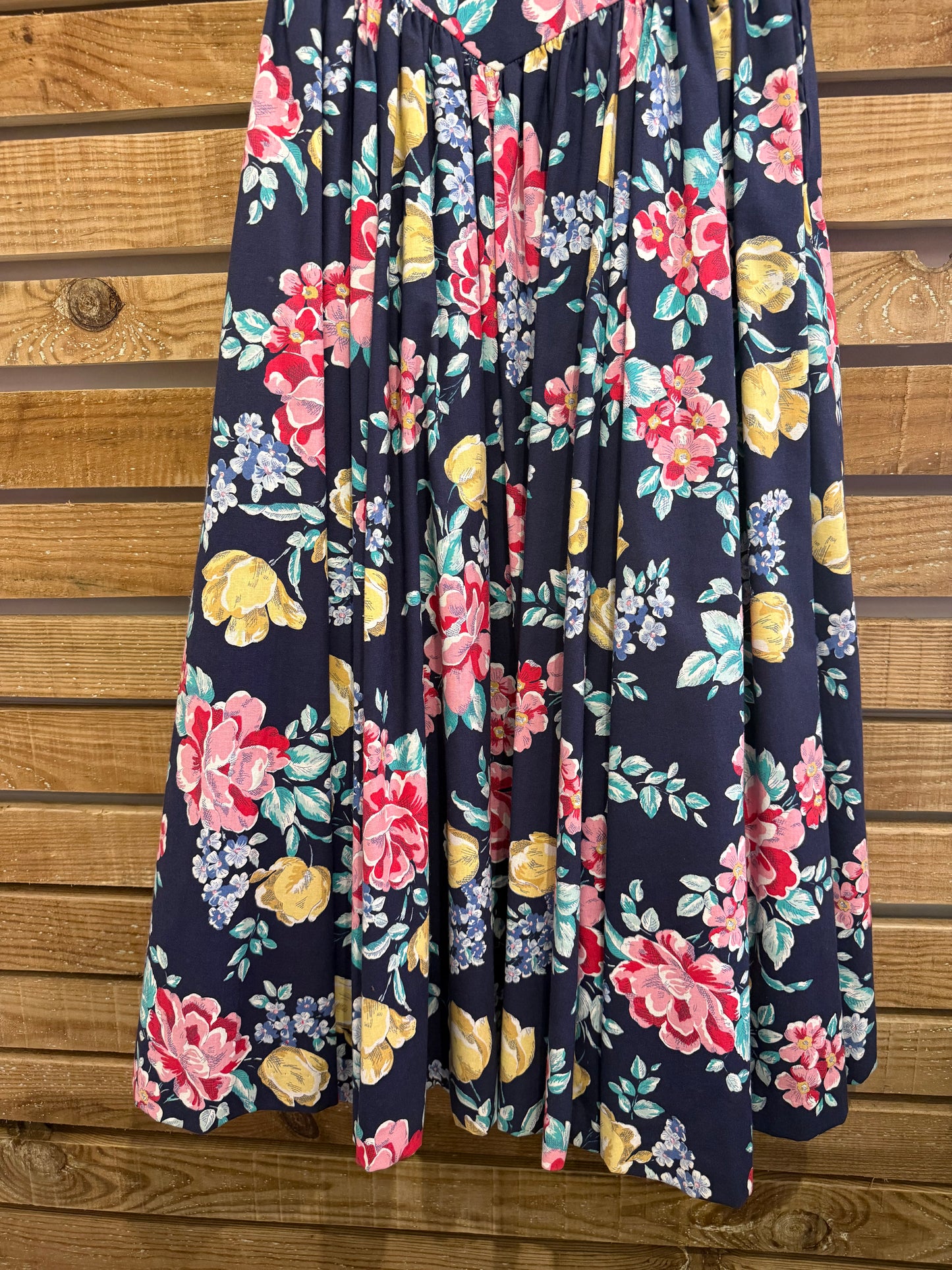Vintage 80s Laura Ashley floral dress. Cottage core/ summer/ prom. Size 8-10
