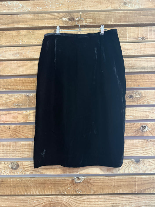 Vintage 80s Jaeger black velvet skirt. Waist 32” - Size UK12