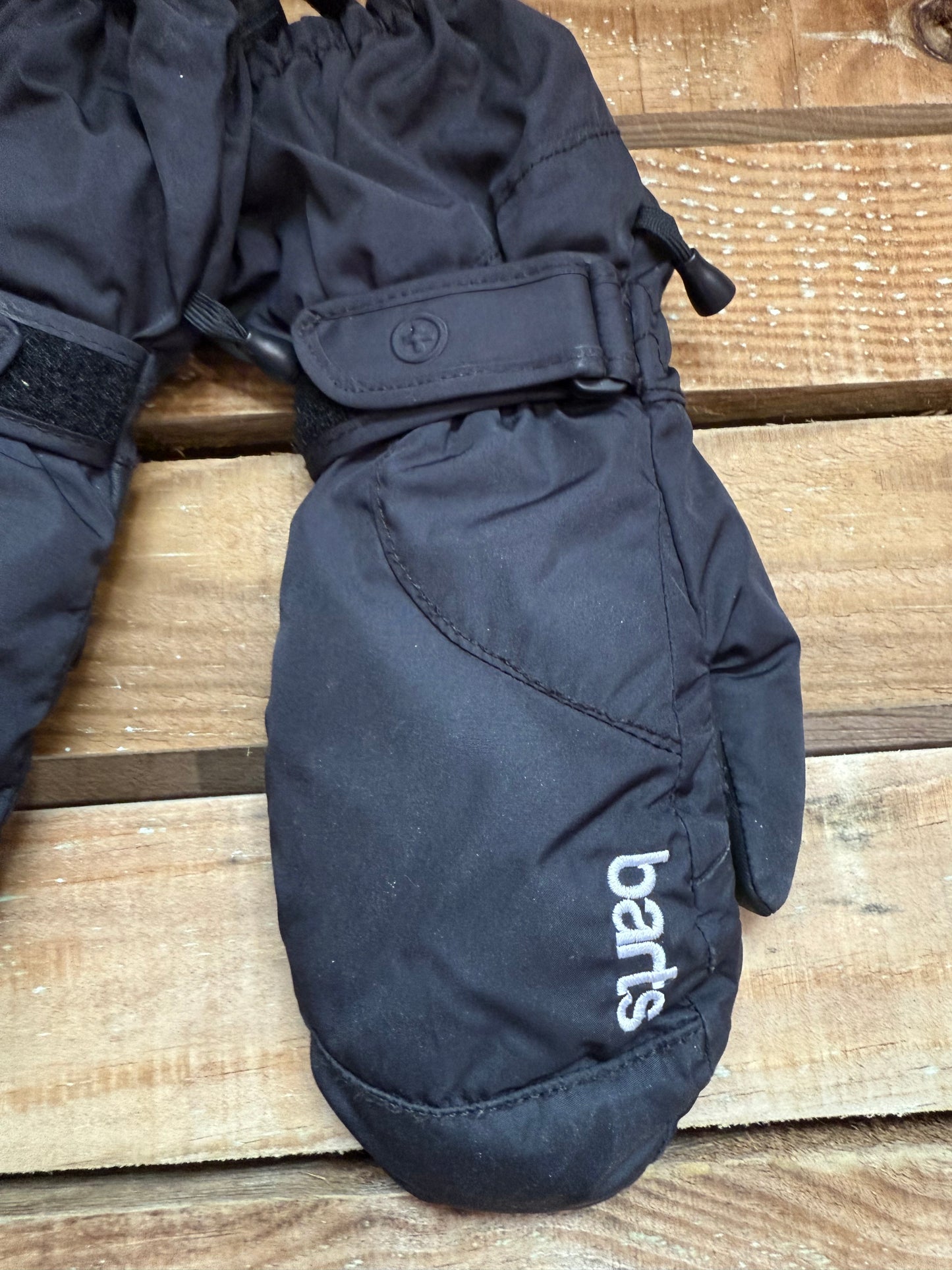 Barts ski gloves/ mittens. Snow. Black. Size 6 (10-12 year old)