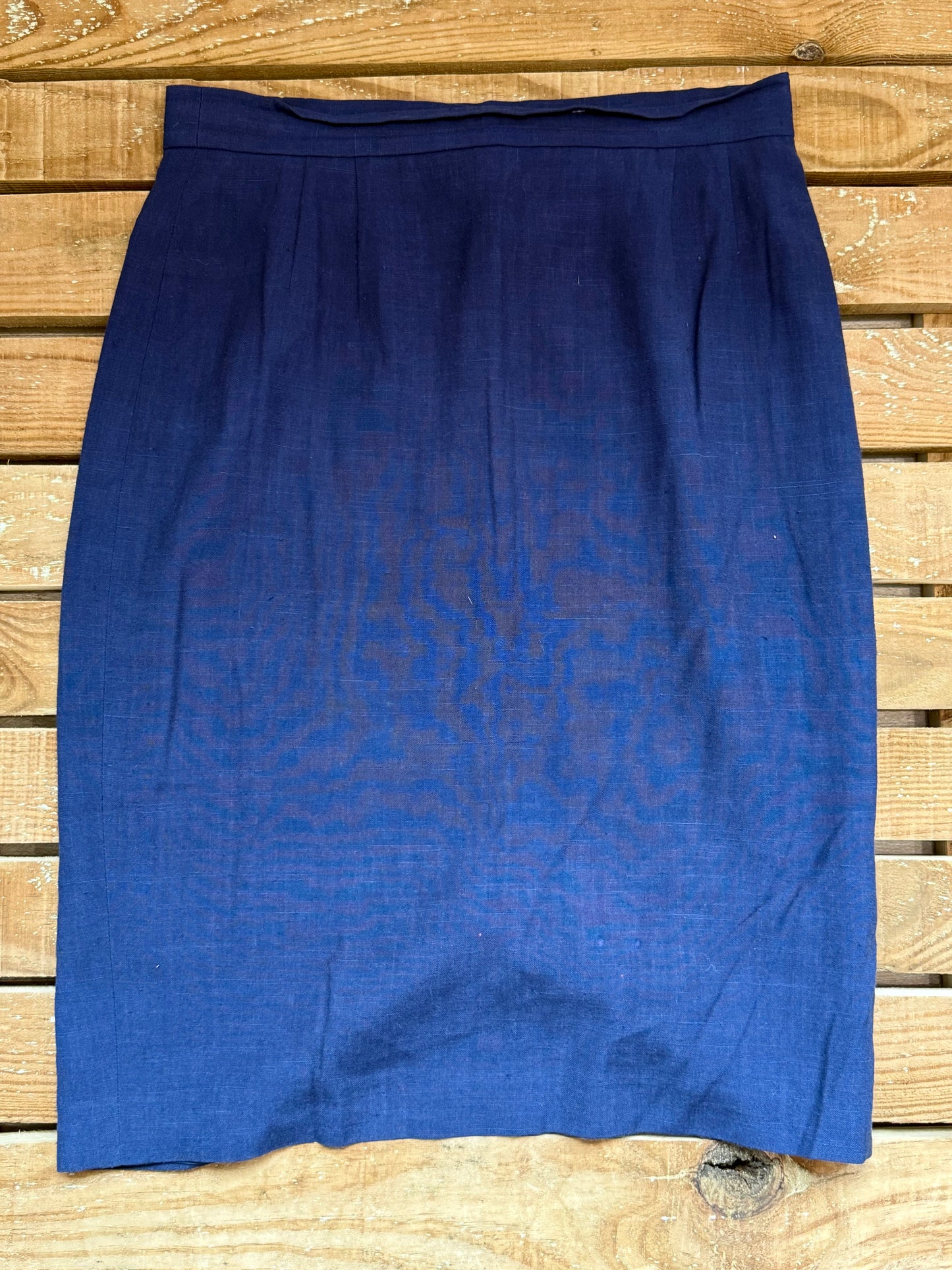 Vintage 80s does 40s Louis Feraud wool skirt. Waist 30” size 10