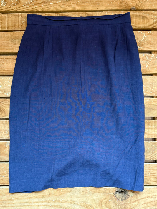 Vintage 80s does 40s Louis Feraud wool skirt. Waist 30” size 10