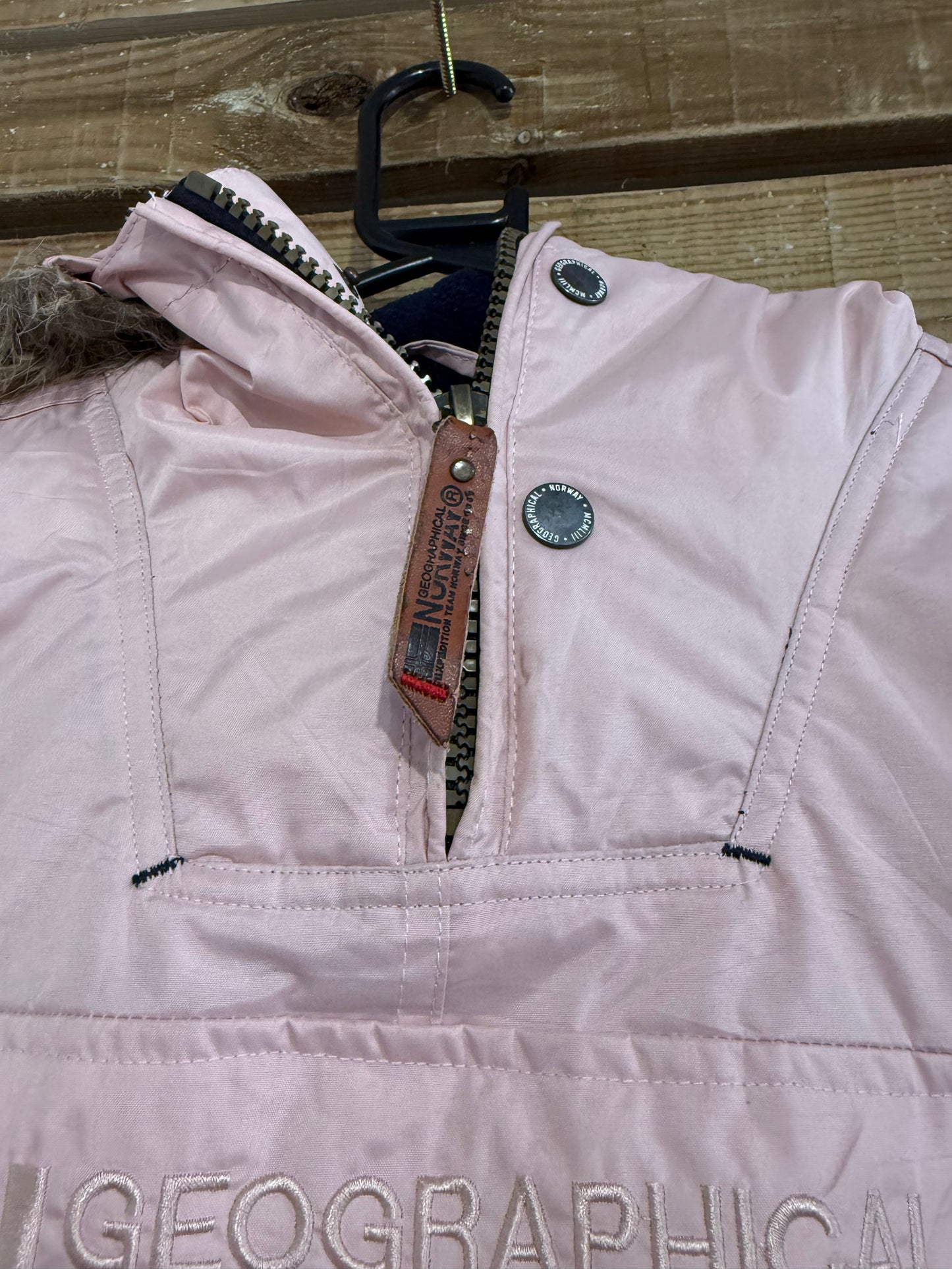 Geographical Norway 1/4 zip windbreaker/ anorak jacket/ coat. Size small. Pink.