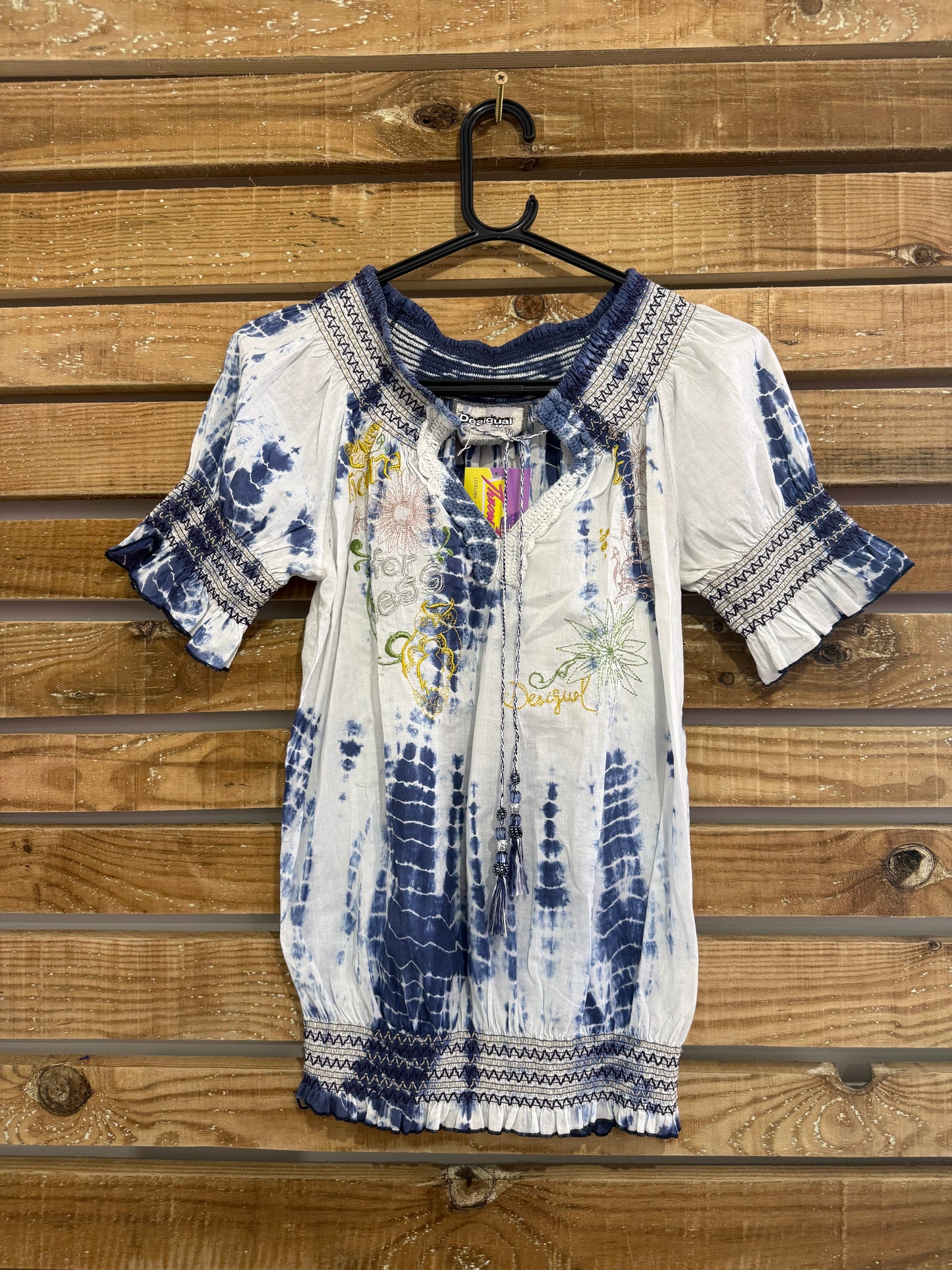 Vintage Y2K Desigual 40s style embroidered Hungarian peasant blouse. Medium.