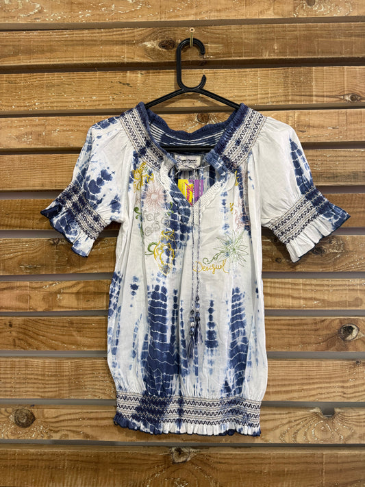 Vintage Y2K Desigual 40s style embroidered Hungarian peasant blouse. Medium.