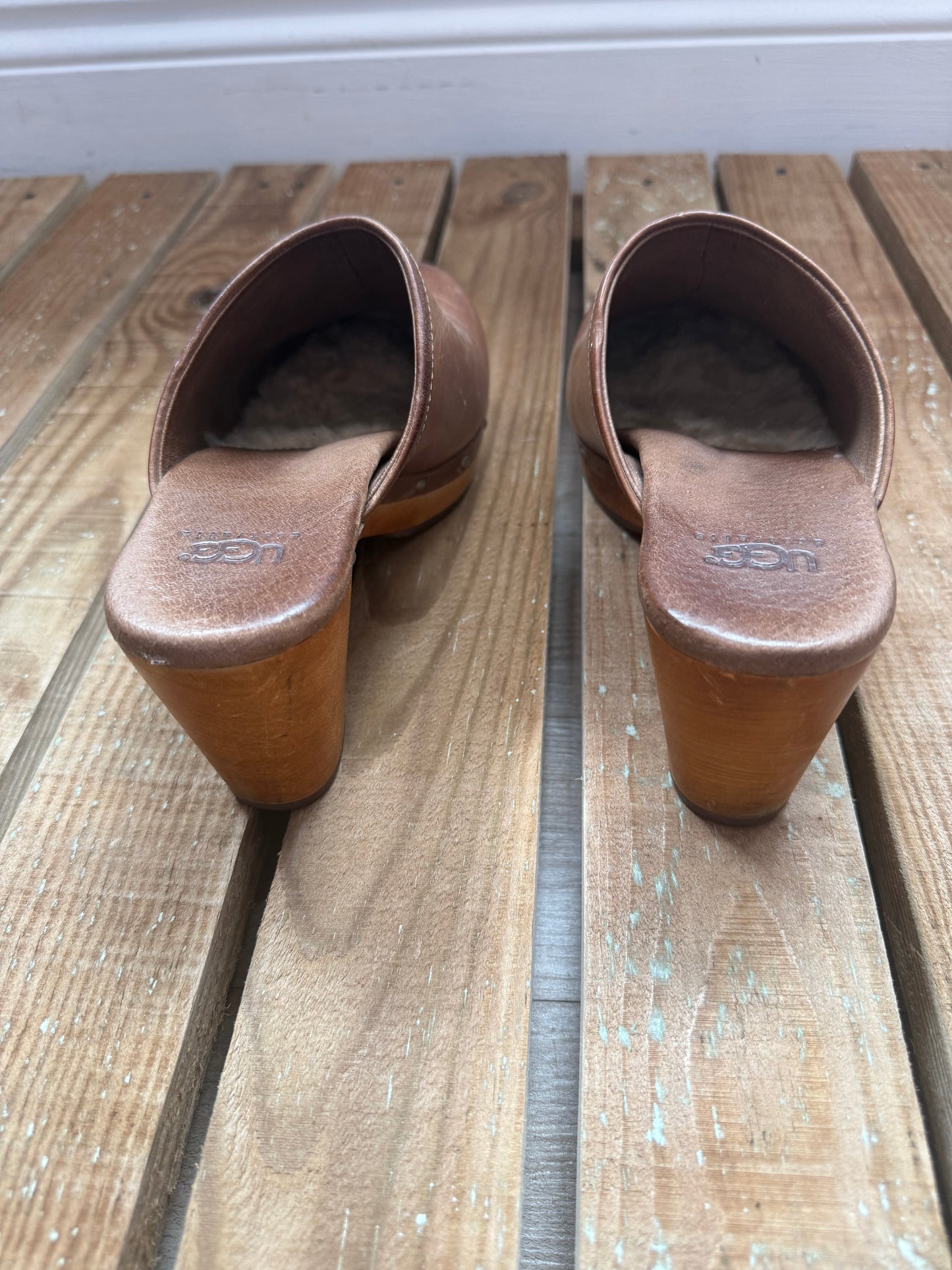 Vintage Y2K Ugg heeled mule, shearling sheepskin lined clog shoes. Size UK4.5