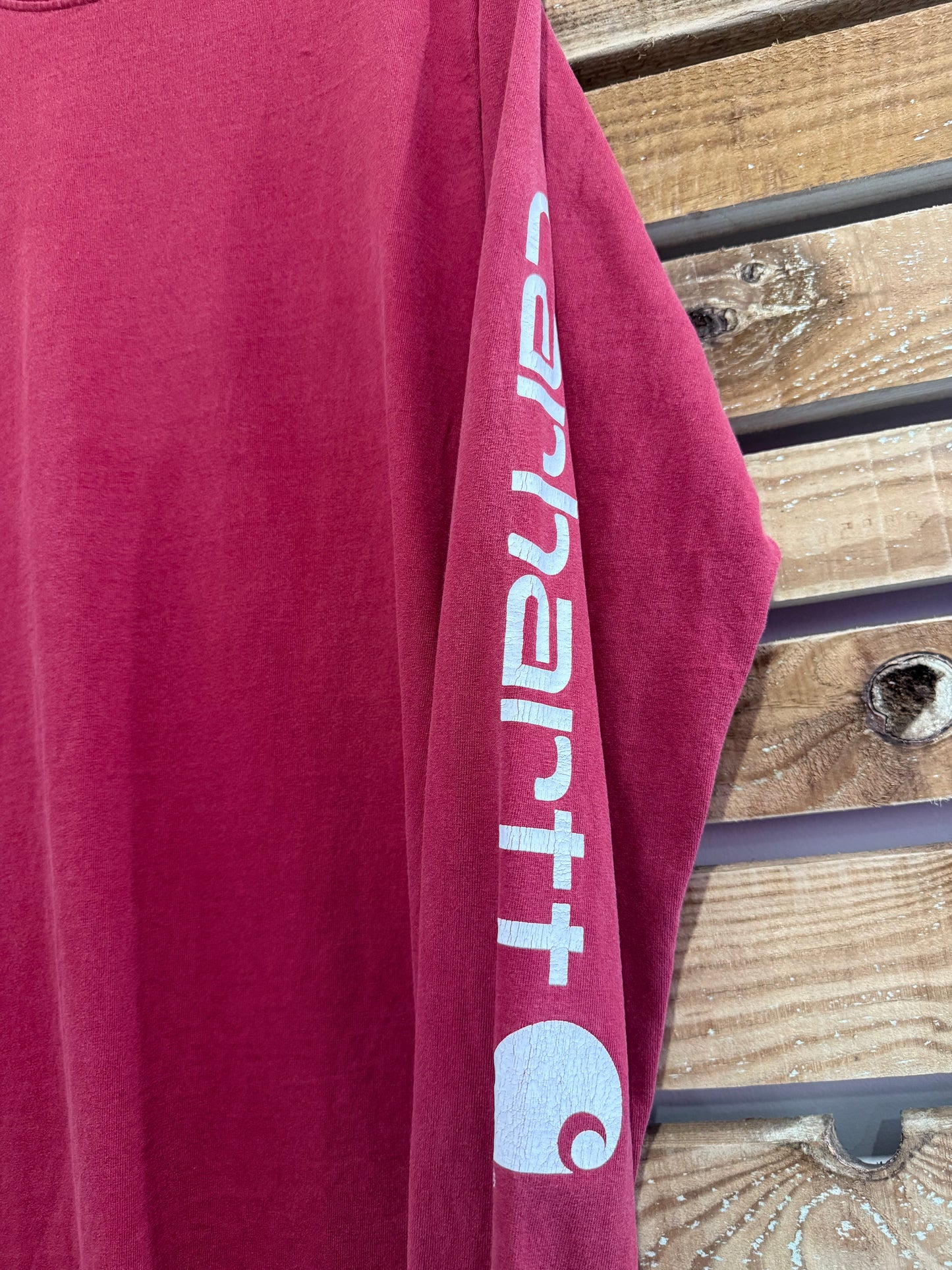 Carhartt long sleeved t-shirt. Spell-out. Burgundy. Workwear/ cowboy/ USA. Size Small.