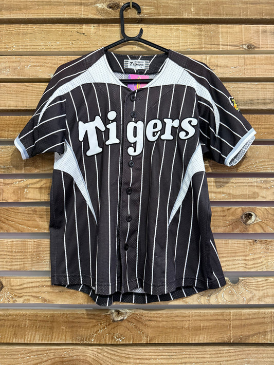 Vintage Y2K Hanshin Tigers Jersey. Size Small.