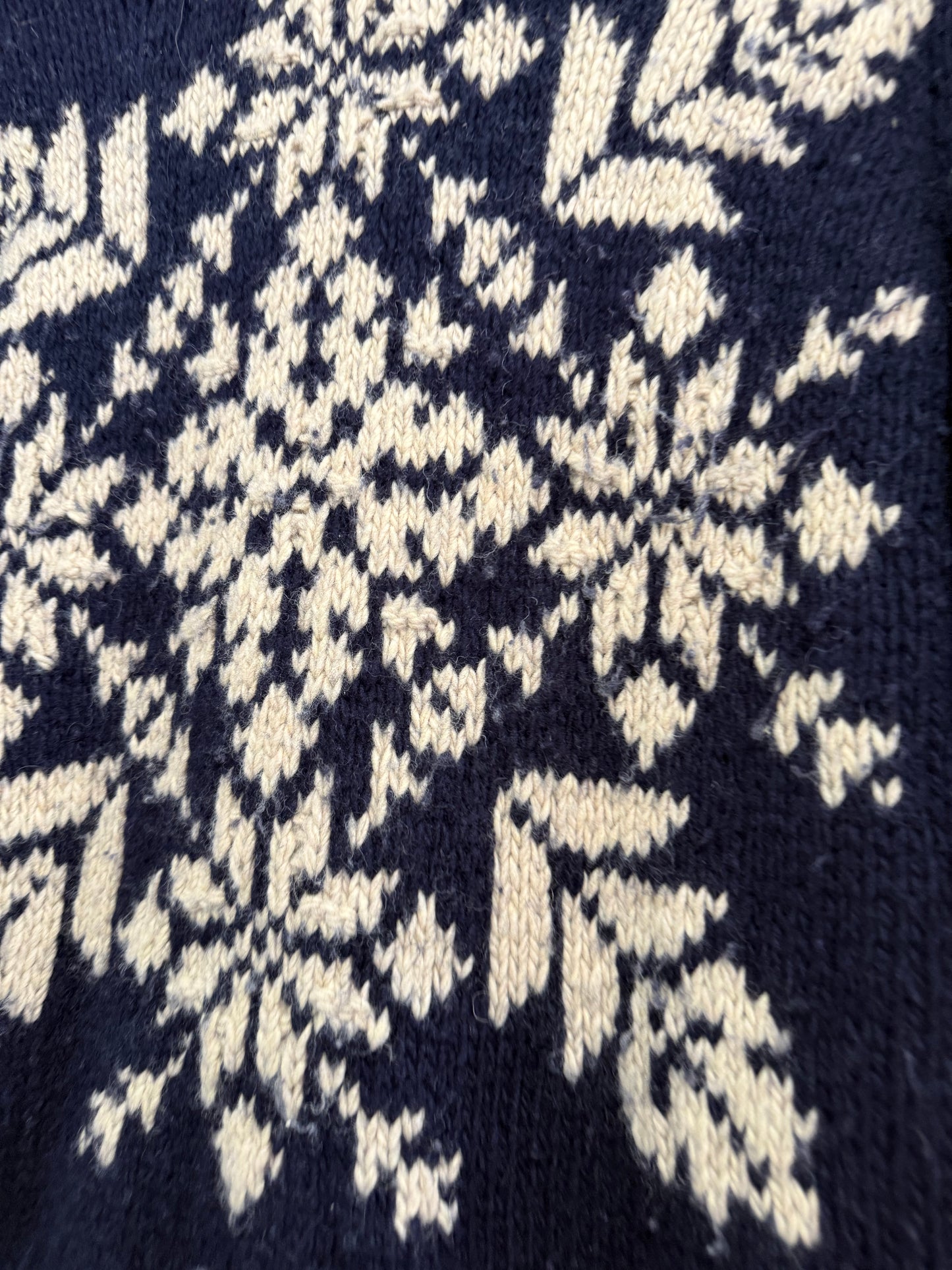 Vintage 90s Eddie Bauer snowflake collared knit jumper/ sweater. Size Large.
