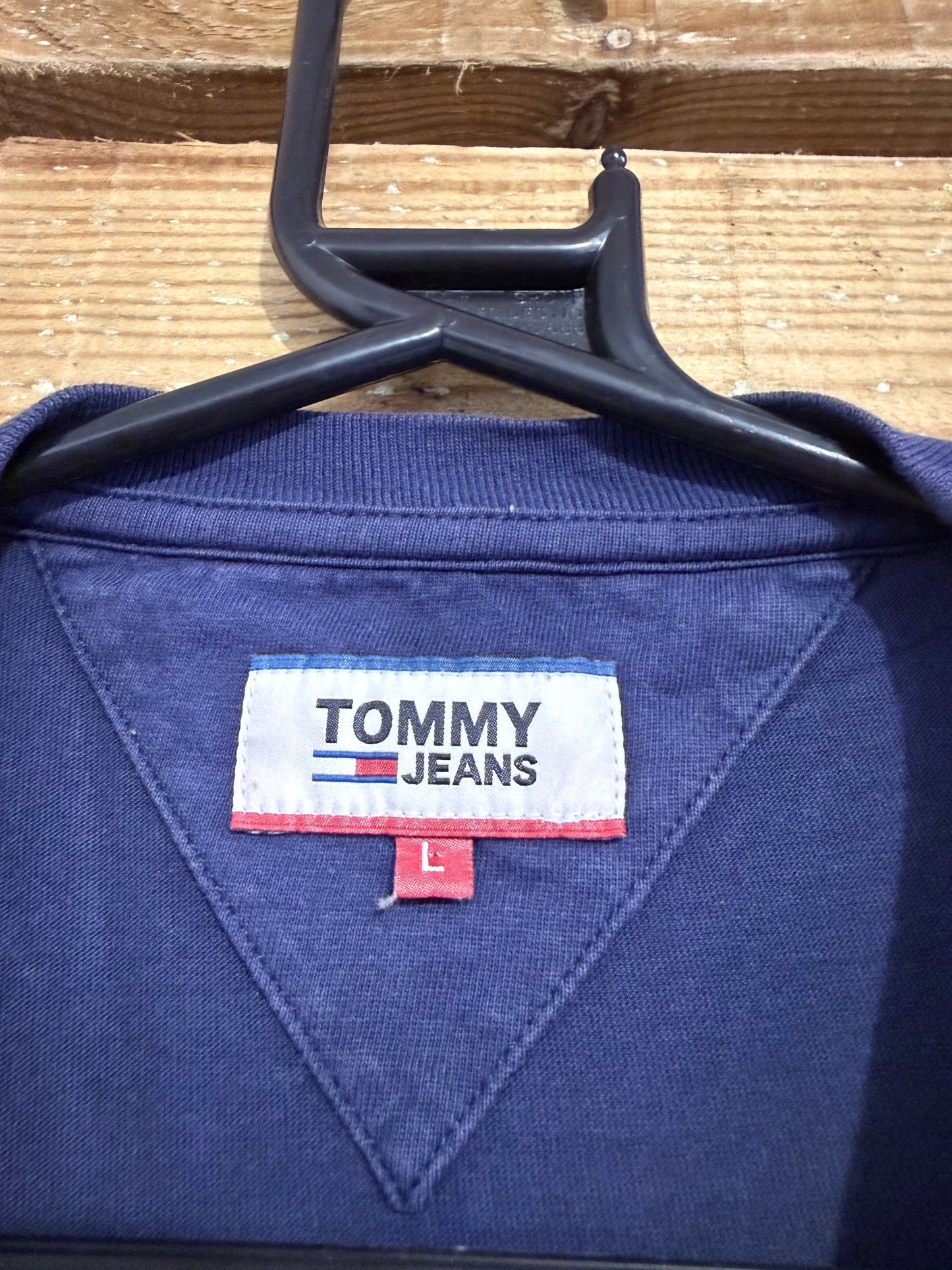 Vintage Y2K Tommy Hilfiger embroidered logo T-shirt. Size Large.