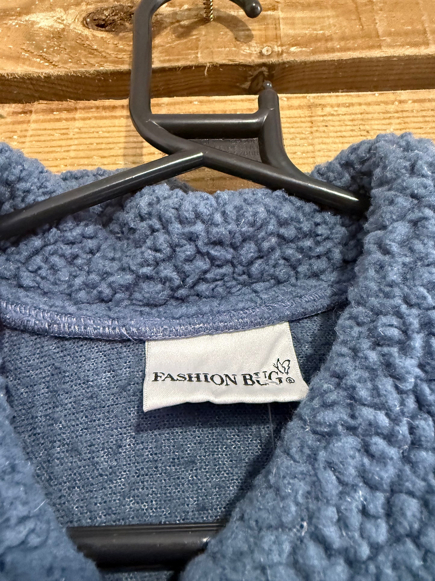 Vintage 90s patterned fleece. Ski/ hiking. Button up. Size medium.