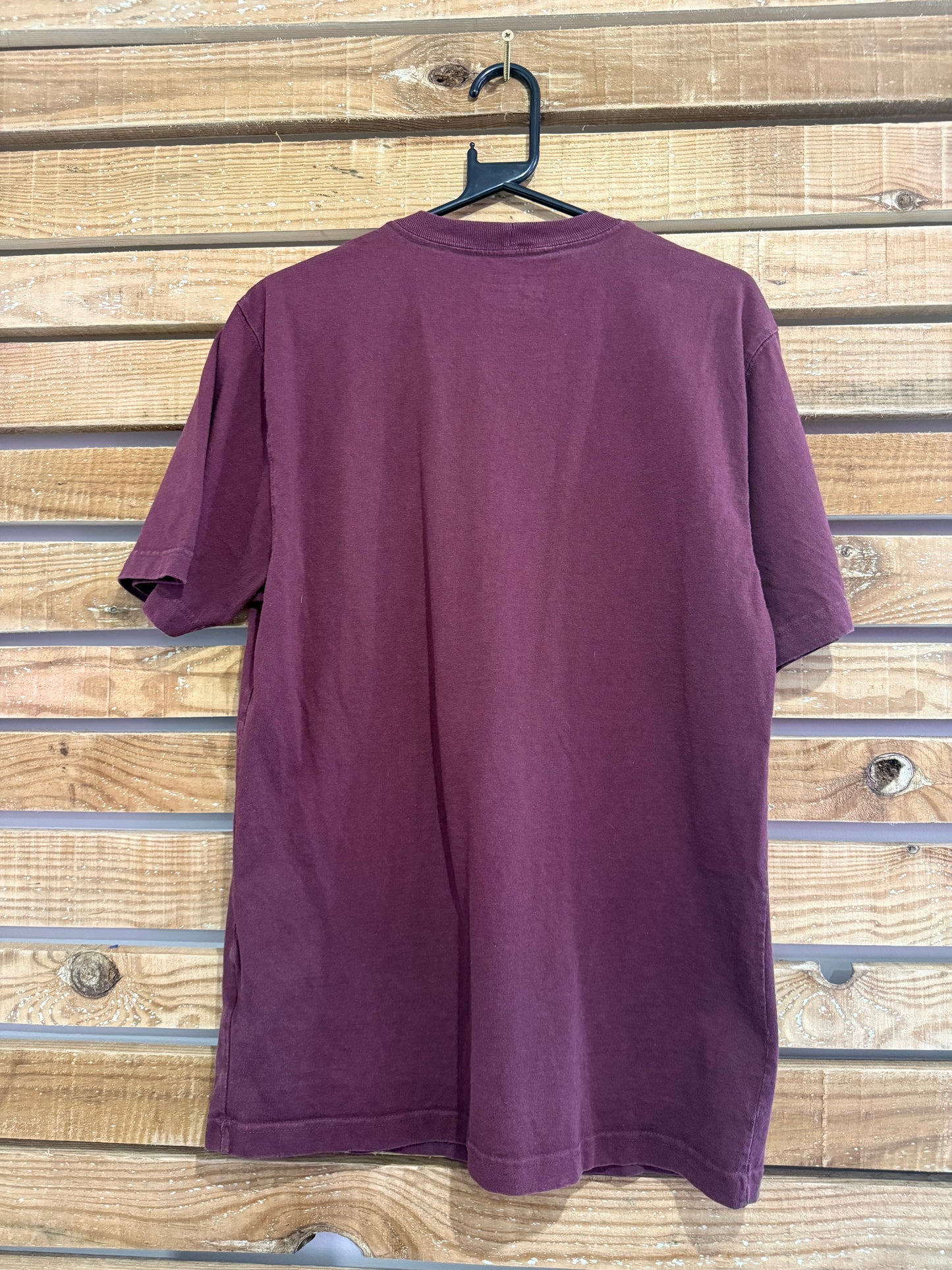 Carhartt logo pocket t-shirt. Burgundy. Workwear/ cowboy/ USA. Size Small.
