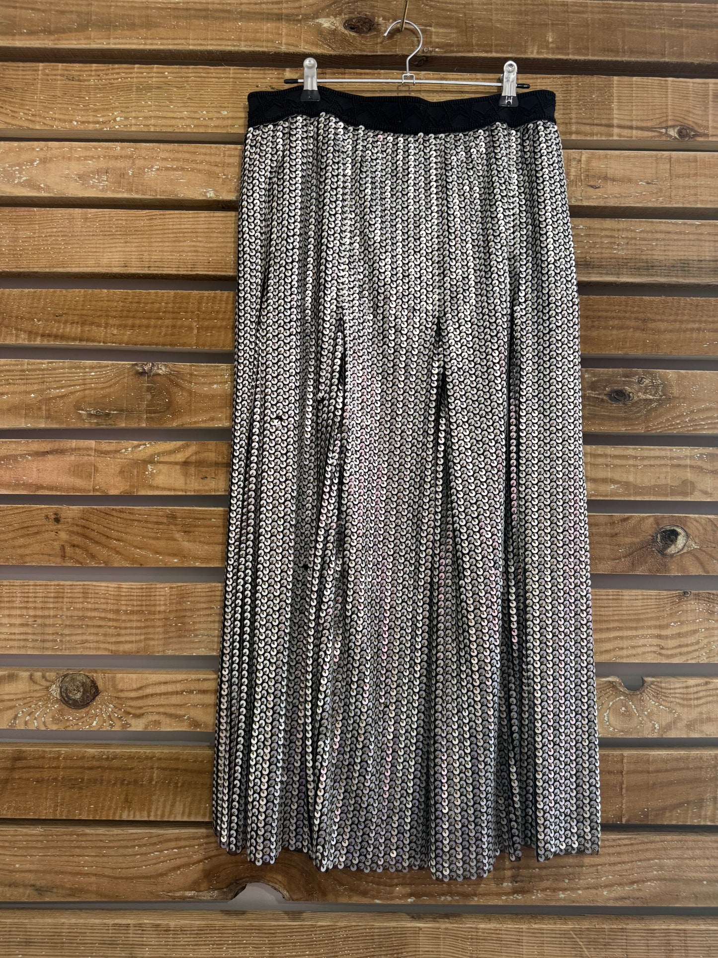 Maje Sequin skirt. Christmas/ party. black & silver. Size 3. 28-30” waist. UK 8-10.