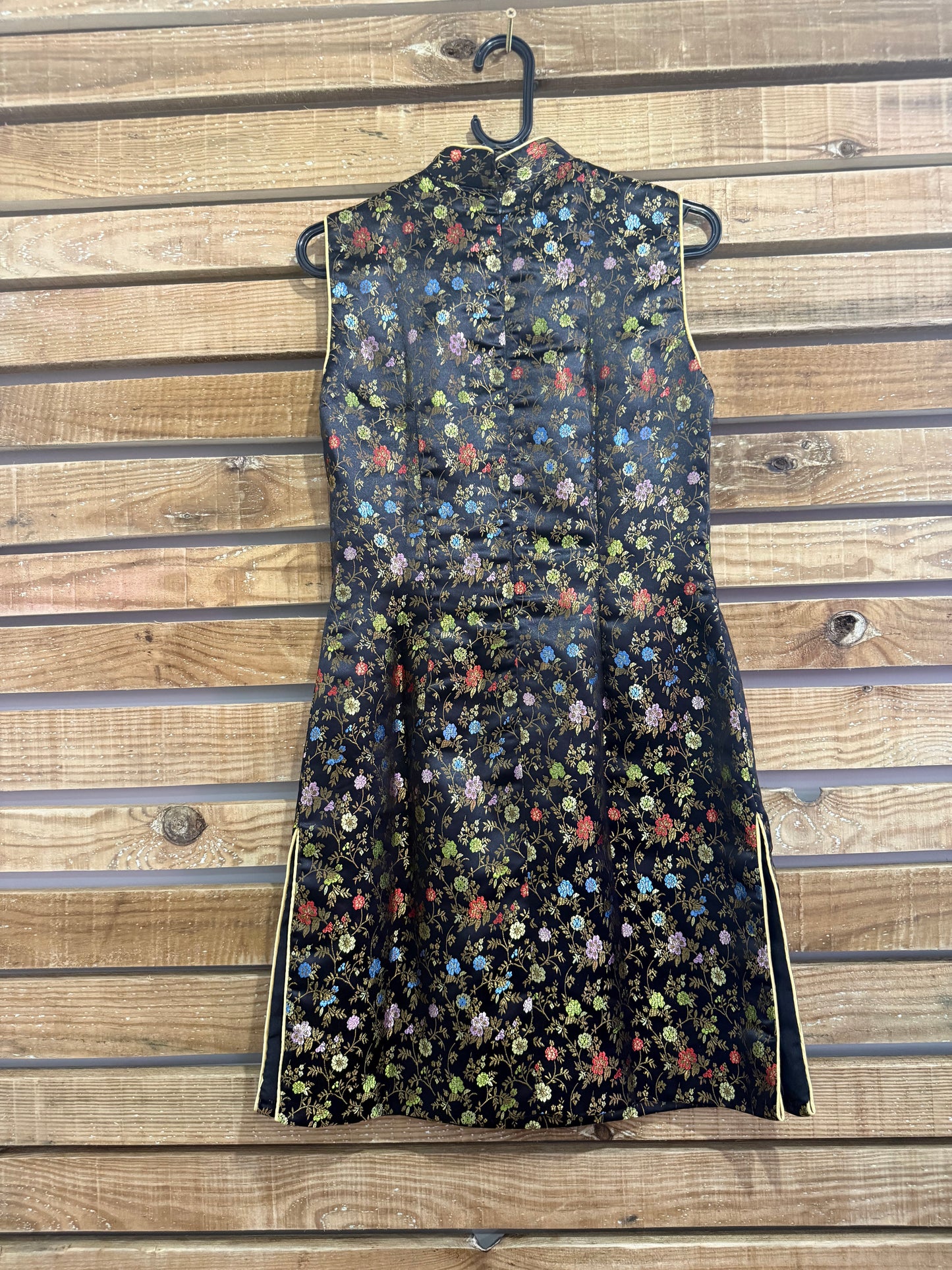 Vintage 70s Chinese cheongsam dress. Black. Size 10