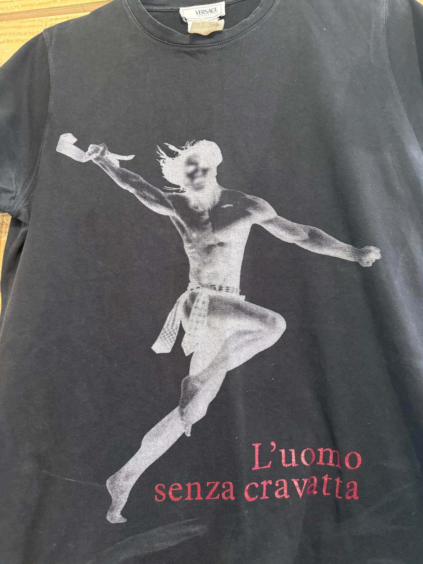 Vintage 90s RARE Versace in L’uemo cenza cravatta motif T-shirt. Size Medium. Rave