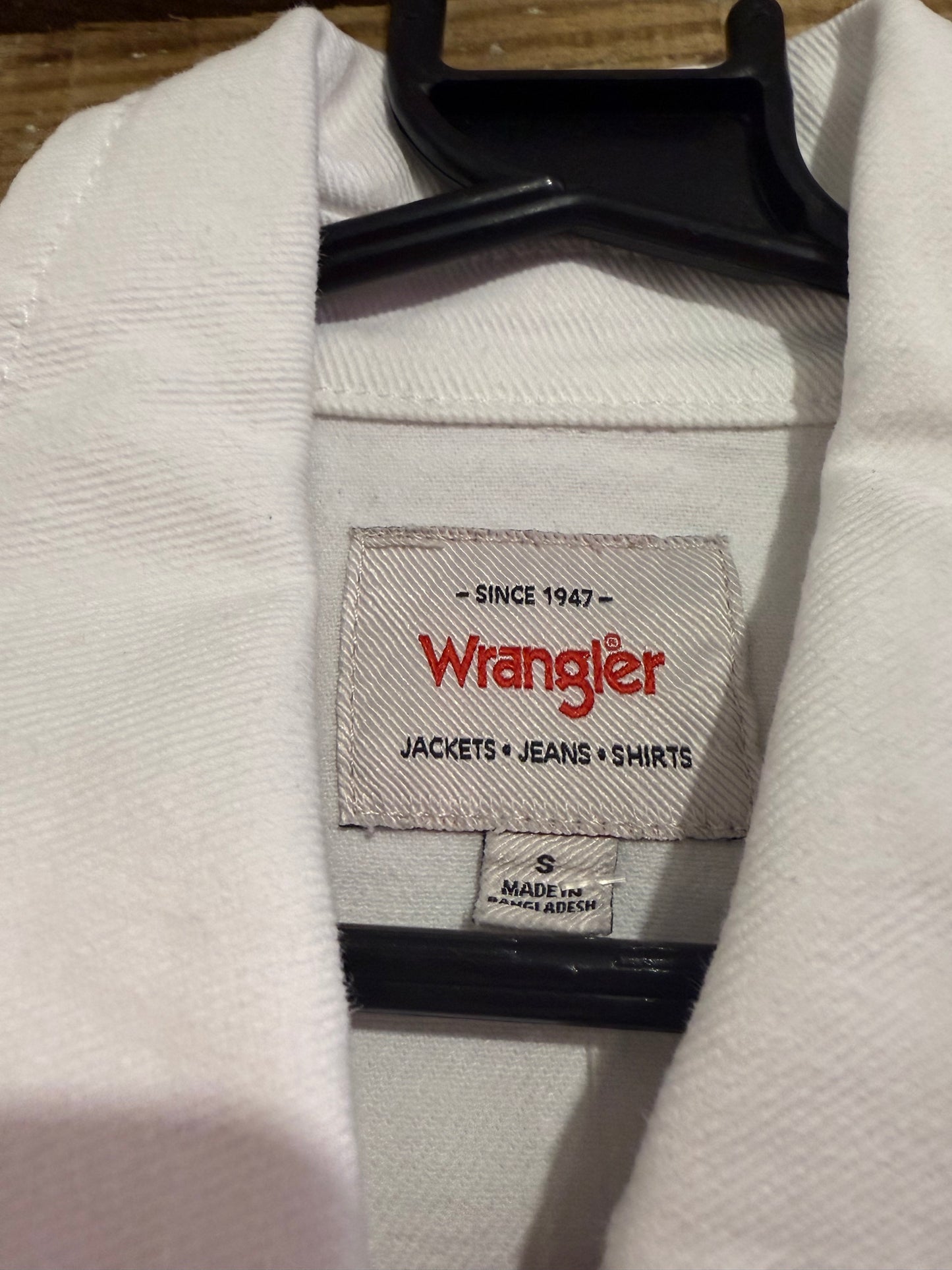 Vintage Y2K Wrangler white denim jacket. Size small. Western/ cowgirl.