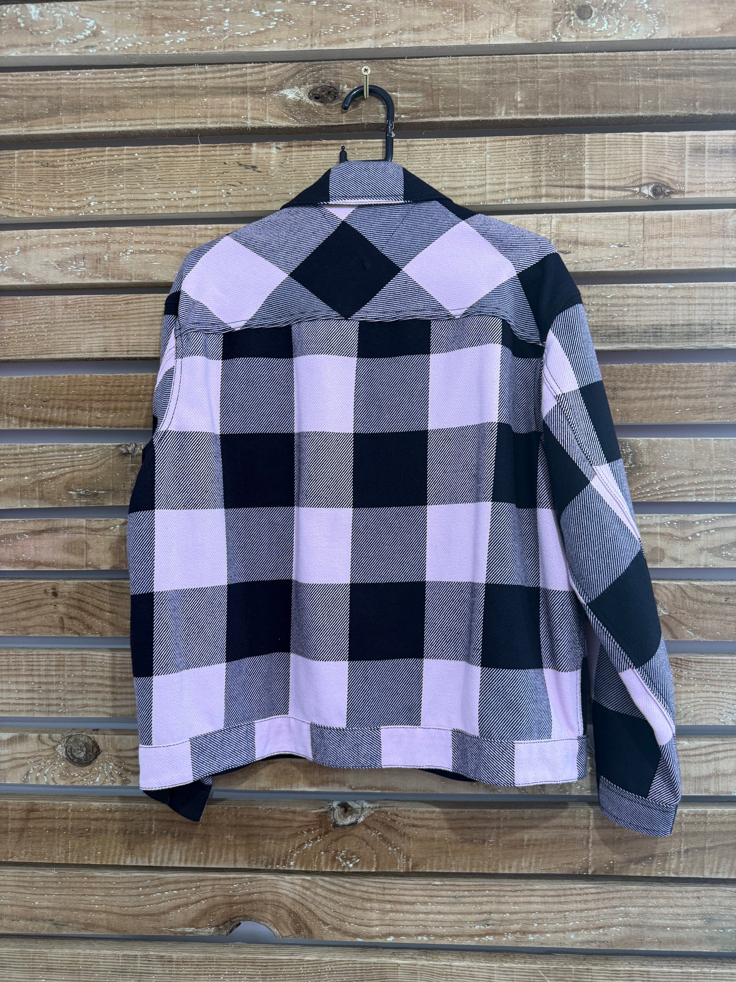 Tommy Hilfiger cropped checked/ plaid button up shirt/ shacket/ jacket. Size Small.