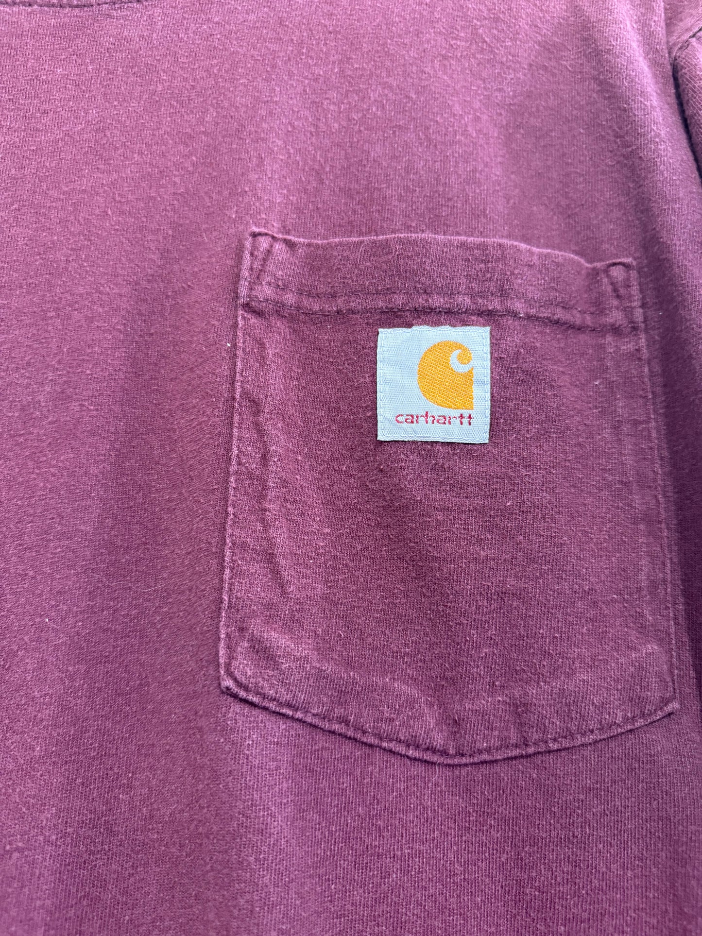 Carhartt logo pocket t-shirt. Burgundy. Workwear/ cowboy/ USA. Size medium.