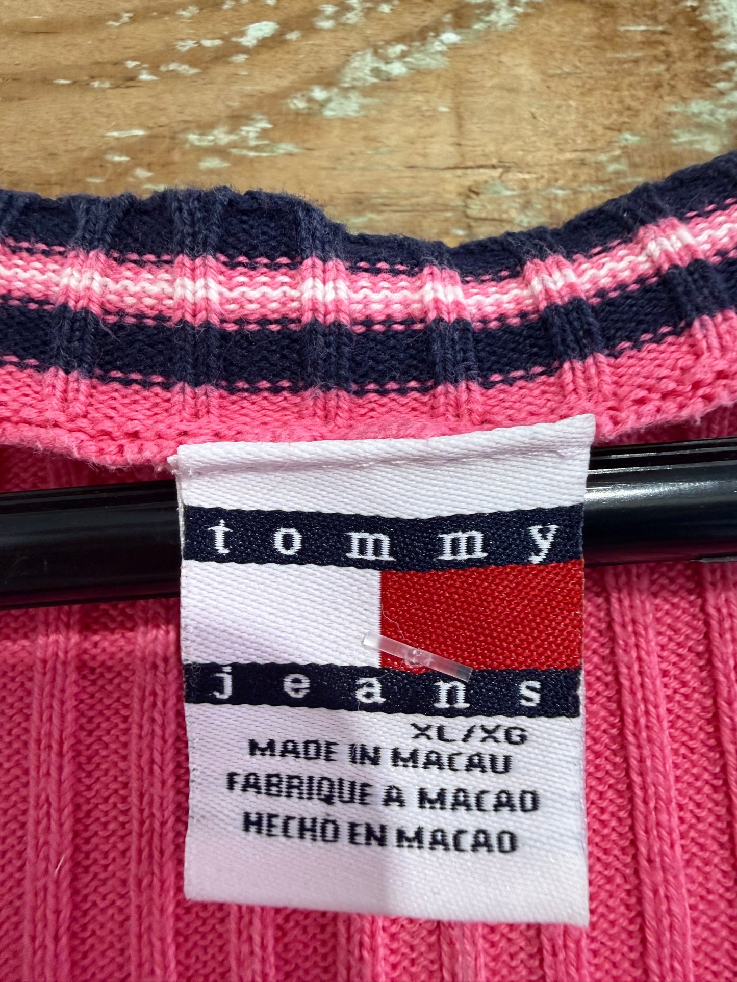 Vintage 90s Tommy Hilfiger V Neck/ Short Sleeved cotton jumper/ sweater. Pink. Size XL.