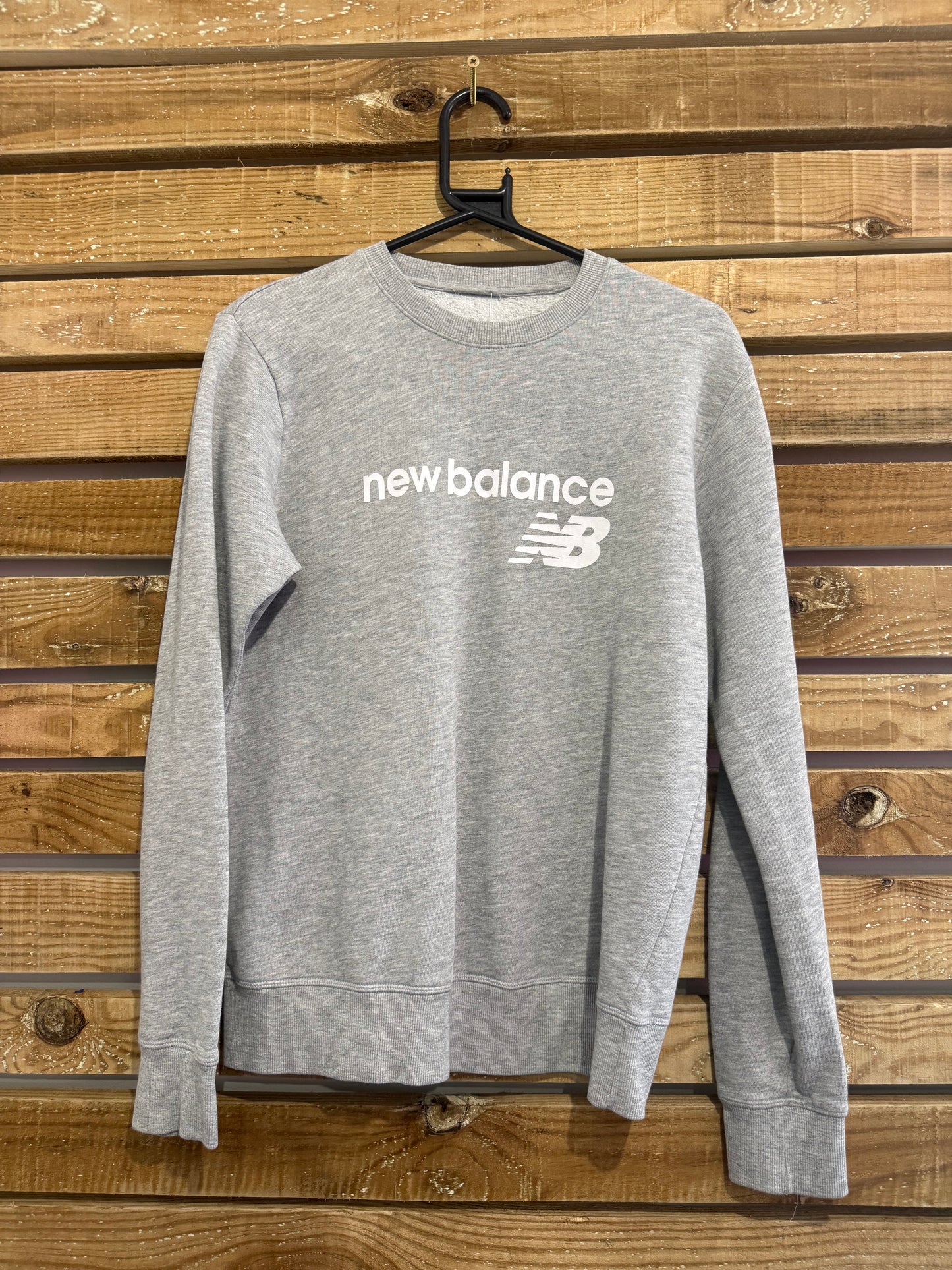 Vintage Y2K New Balance spell-out sweater/ sweatshirt. Grey. Size medium.