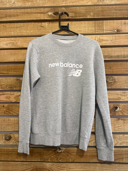 Vintage Y2K New Balance spell-out sweater/ sweatshirt. Grey. Size medium.