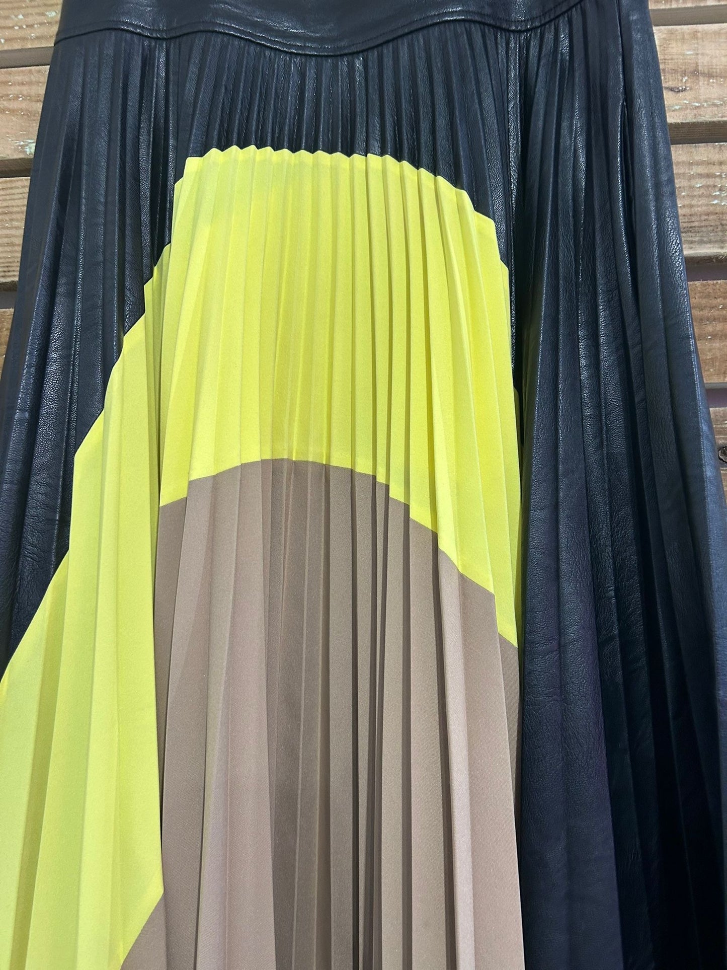 Stella McCartney Skin free skin pleated print skirt. Faux leather. Waist 31” UK10