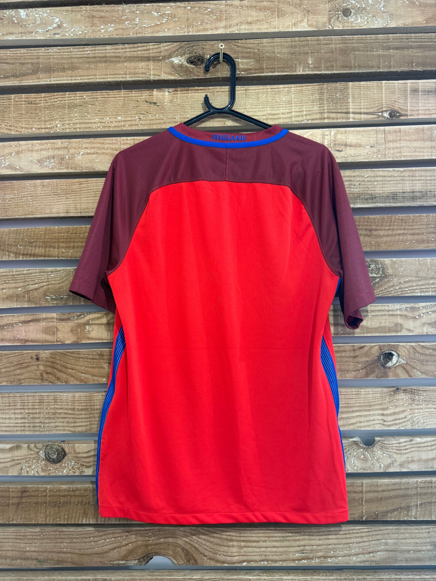 Nike England 2016-2017 Away Shirt. Football top/shirt. Size Medium.