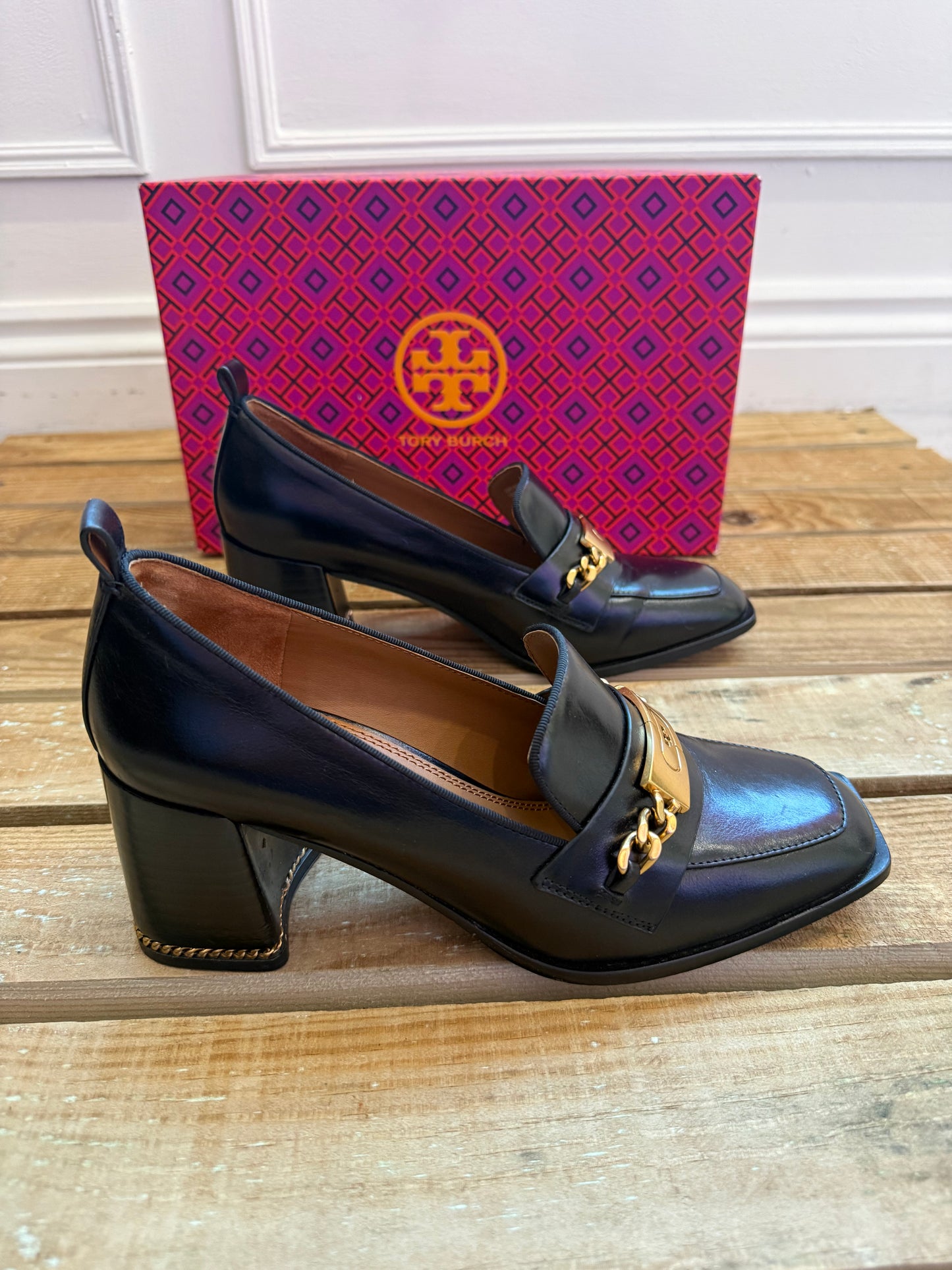 Tory Burch Perrine loafer heeled shoes with box. Chain/ square toe. 7M. UK4, EU37.
