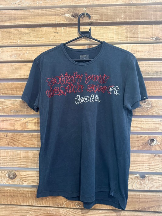 Vintage Y2K Energie “Satisfy your creative sweet tooth” motif T-shirt. Size XL