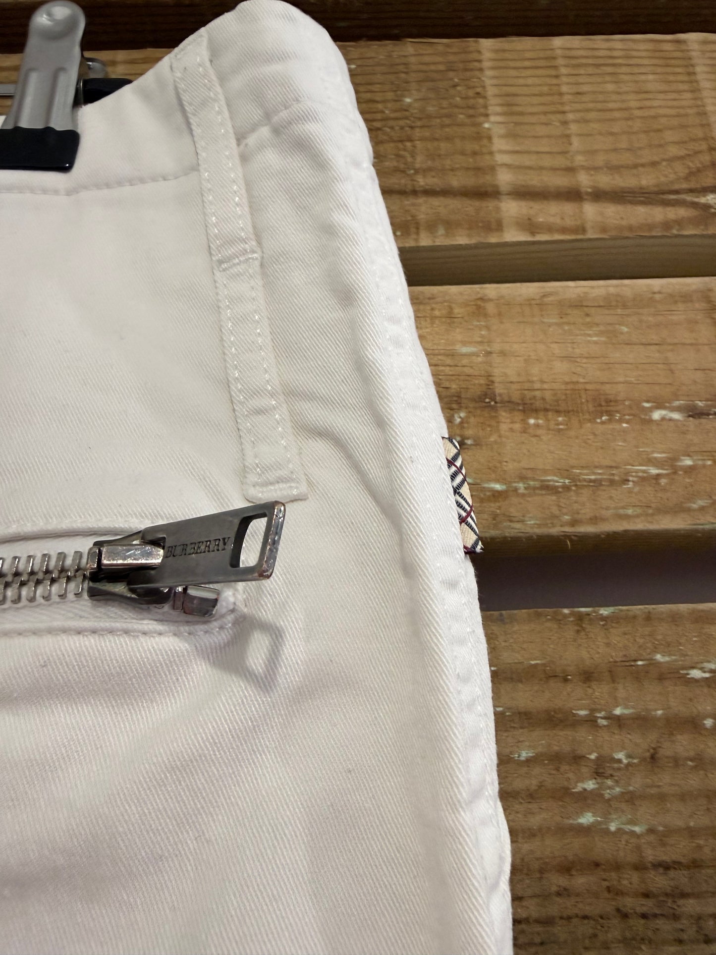 Vintage Y2K Burberry cargo jeans pants/ trousers. White. 32”waist, 32”leg. Size UK12.
