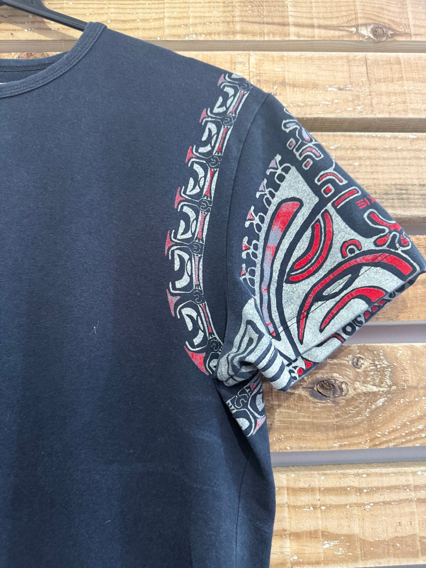 Vintage Y2K Sixty Tribal motif T-shirt. Size Large.