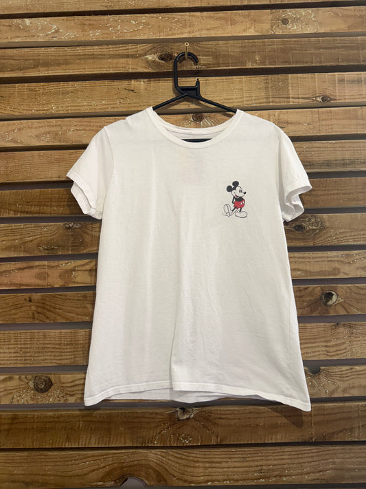 Vintage Y2K Disney Mickey Mouse T-shirt. Size Large.