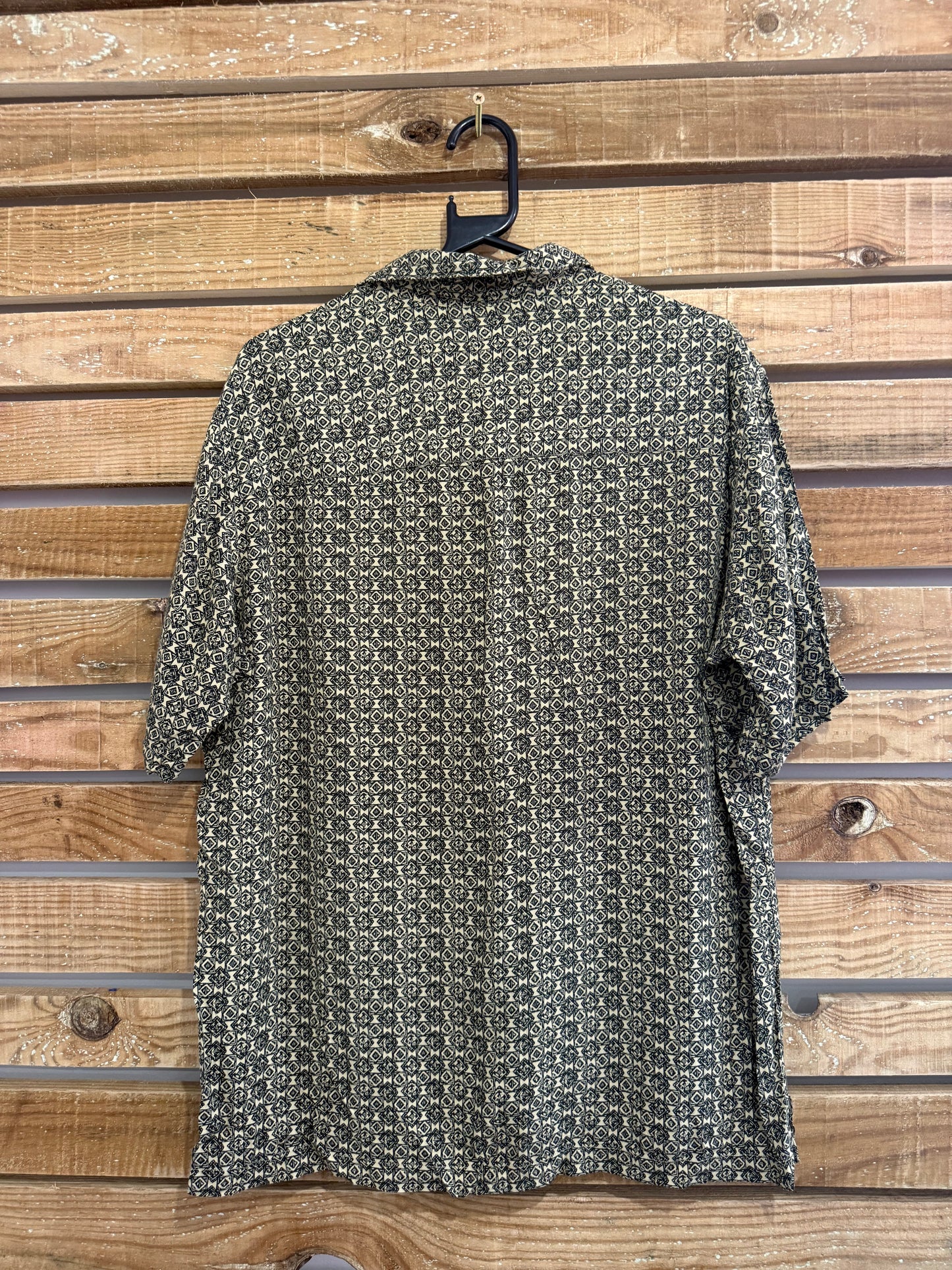 Vintage 90s crazy print button up shirt. Summer. Size Large.
