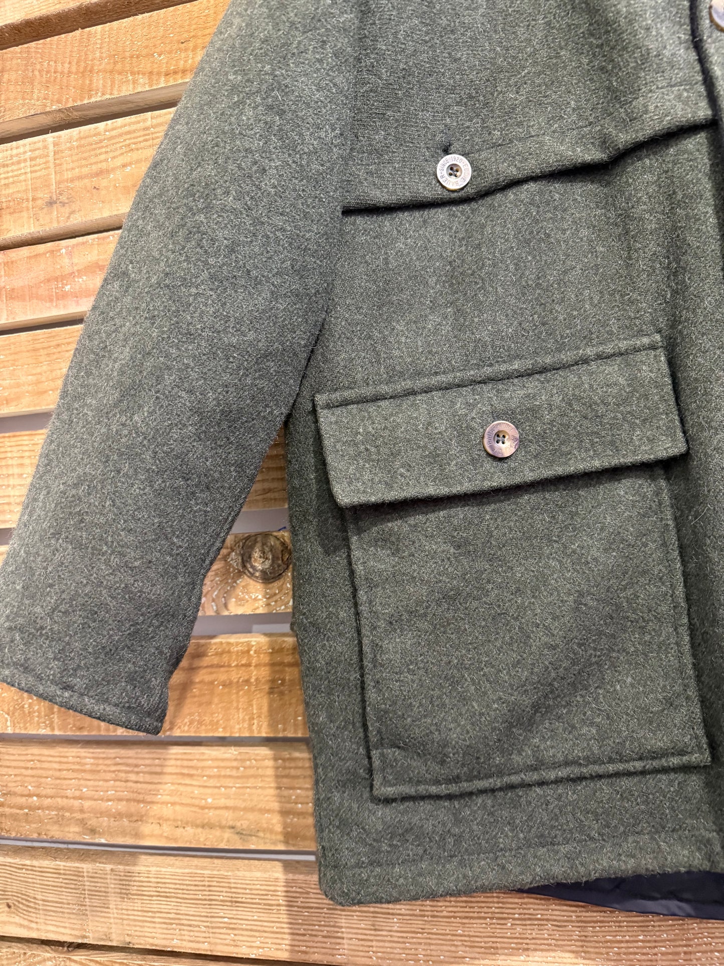 Vintage 90s Eddie Bauer Mackinaw hunting jacket. Wool & Goose Down. Green. Size XL