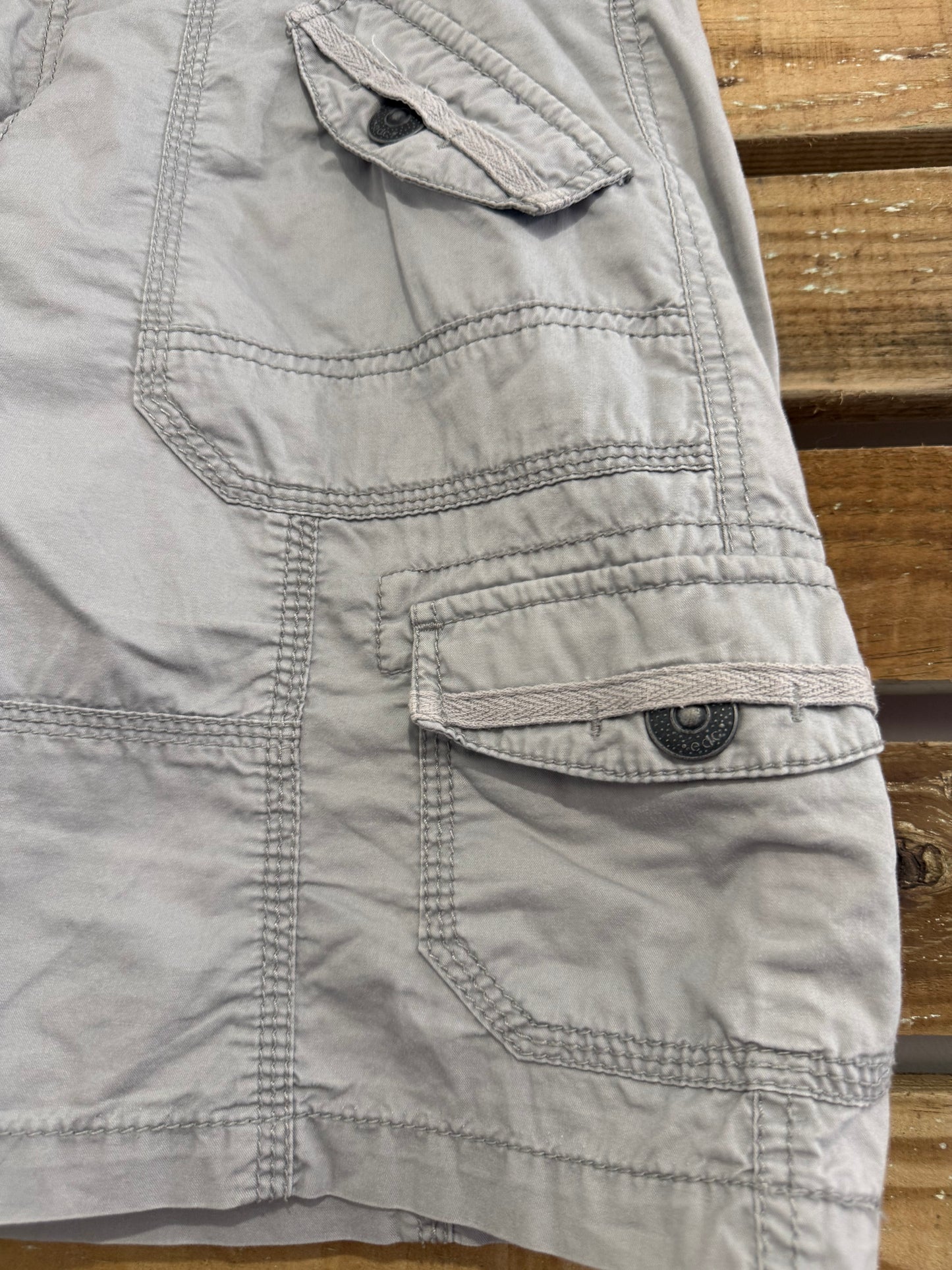 Vintage Y2K Cargo mini skirt. Rave/ holiday/ summer. Size 14-16