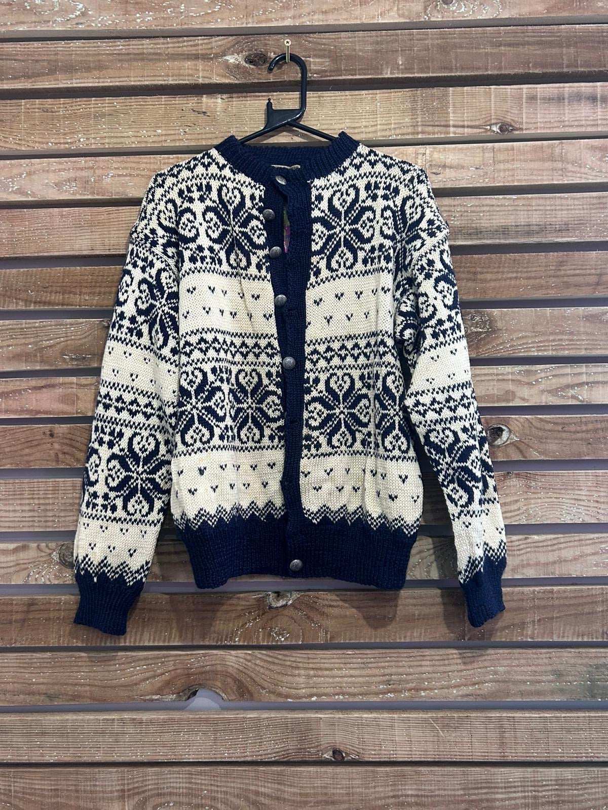 Vintage 70s fair-isle Icelandic 100% wool cardigan with buttons. Size Large.