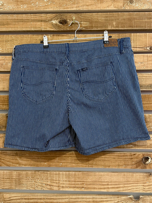 Vintage 90s Lee pinstriped blue denim shorts. Summer/ holiday. UK20, Waist 40” plus size.