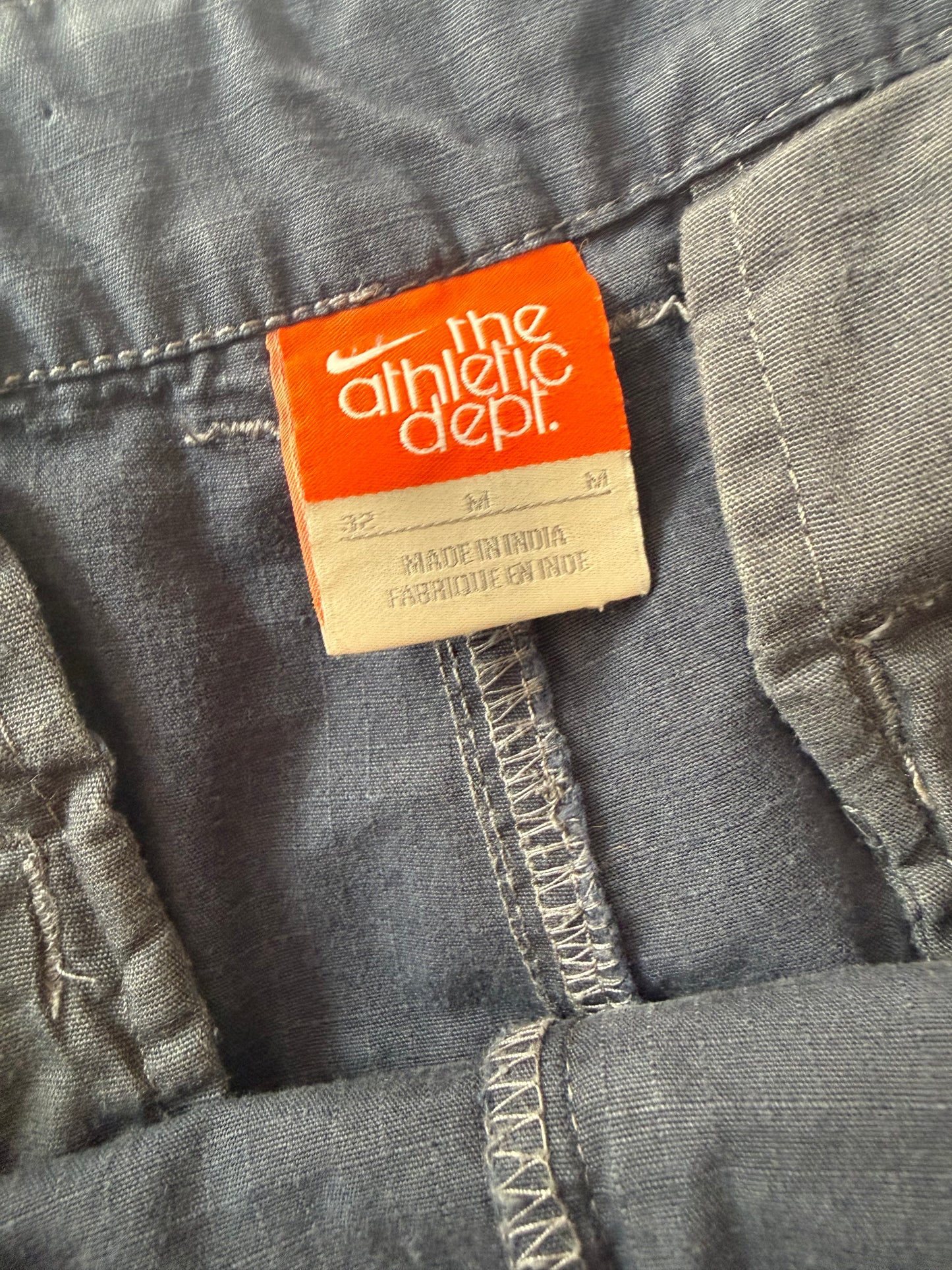 Vintage 90s Nike chino cargo cotton shorts. 35” waist. Blue. Golf/summer/holiday.