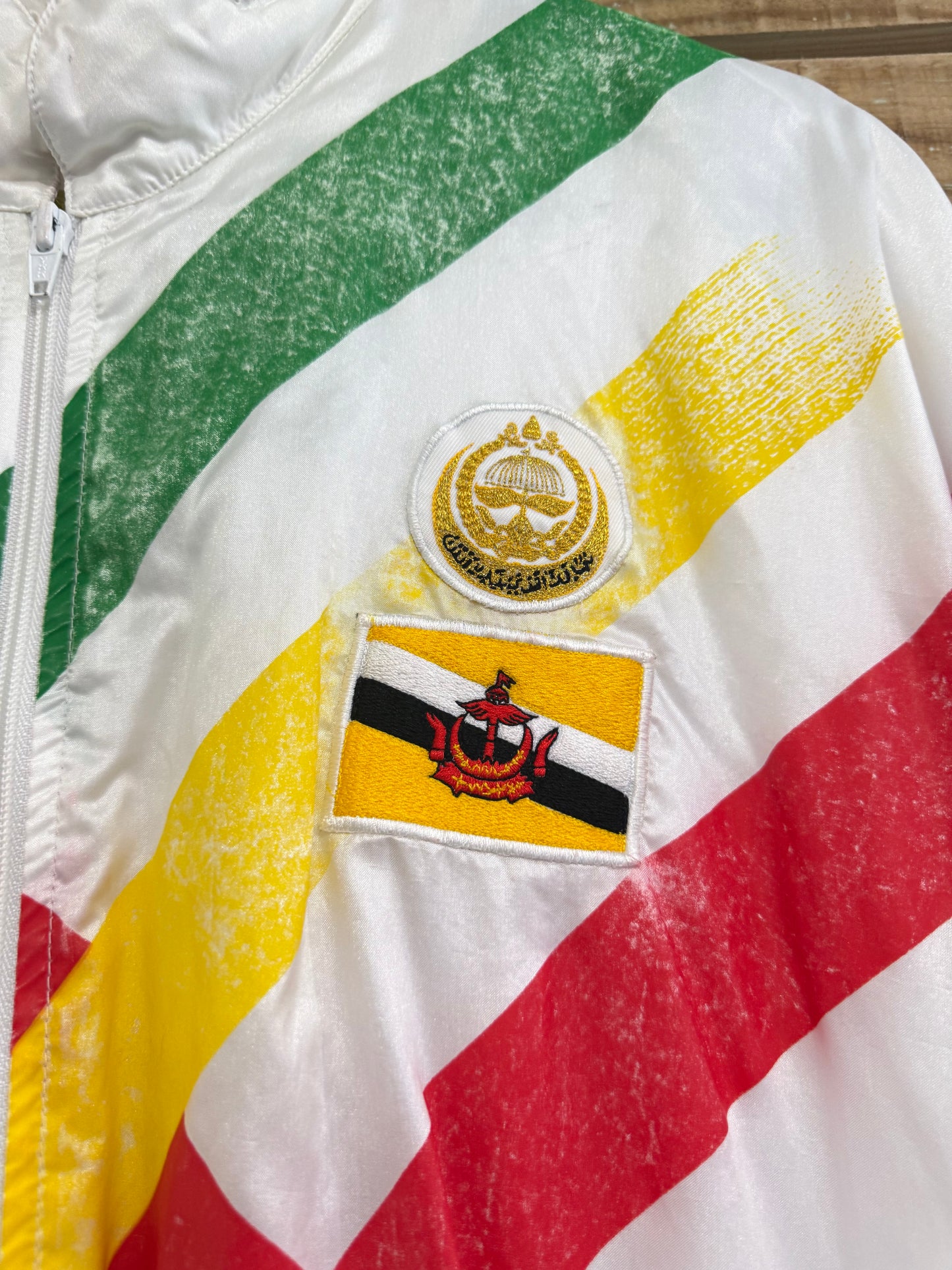 Vintage 80s Brunei Darussalam zip up windbreaker/ shell jacket. Sports. Size Large. Festival.