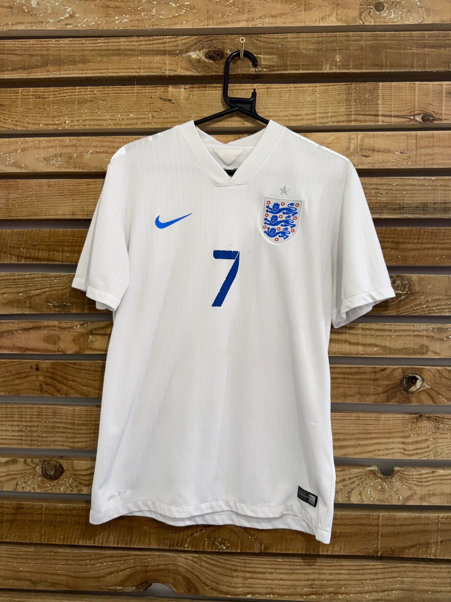 Nike England 2014-2015 Home Shirt. 7 Wilshere. Football top/shirt. Size Medium. World Cup.