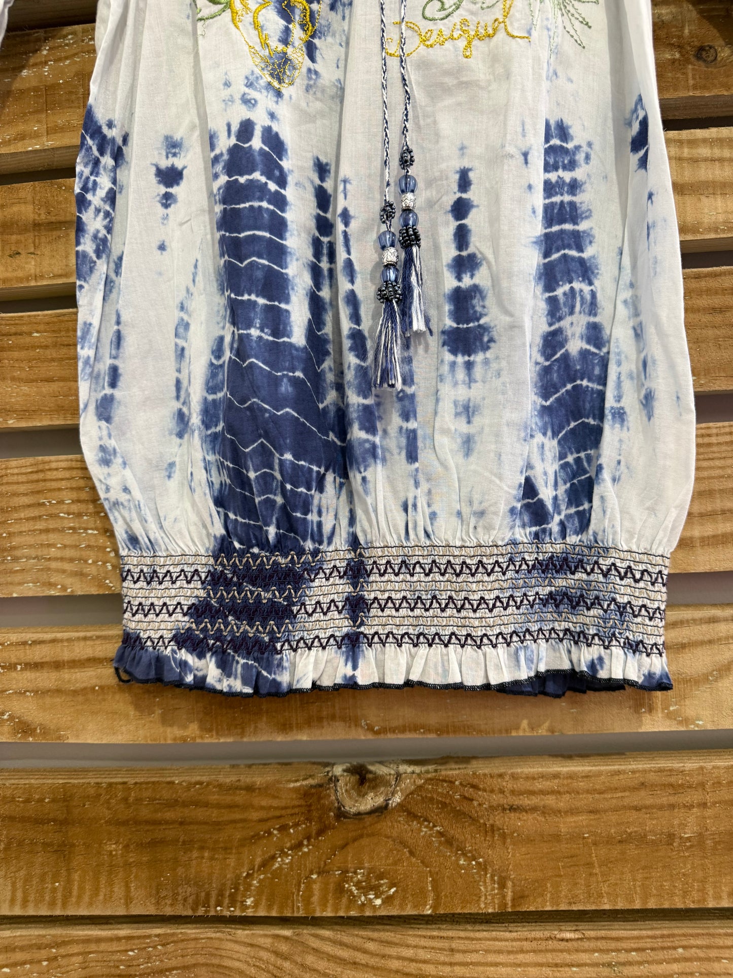 Vintage Y2K Desigual 40s style embroidered Hungarian peasant blouse. Medium.